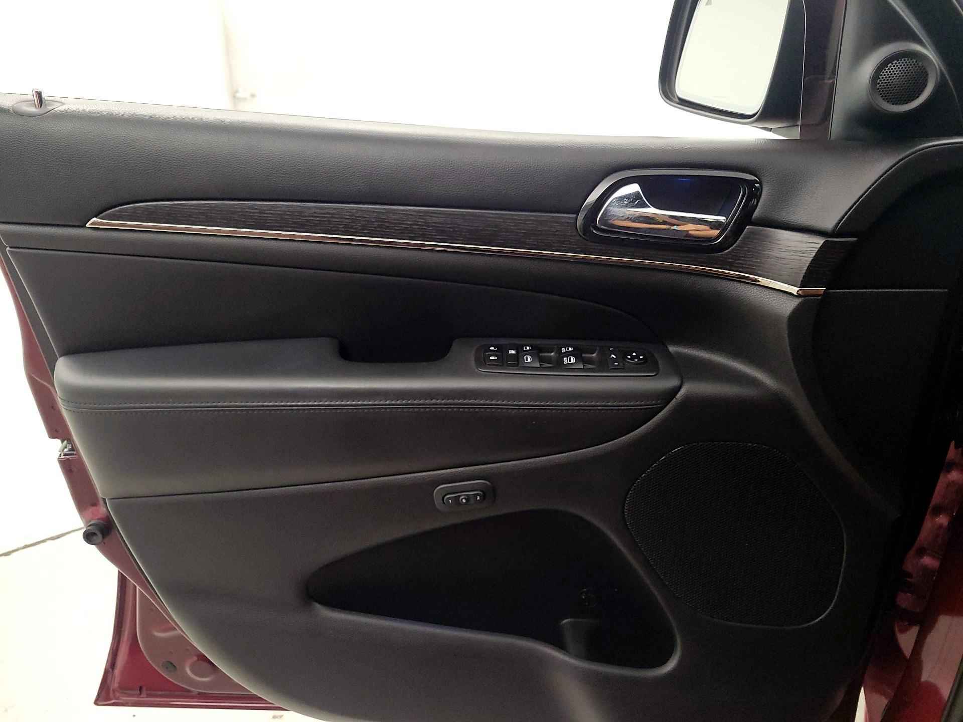 Thumbnail: 2019 Jeep Grand Cherokee - 12