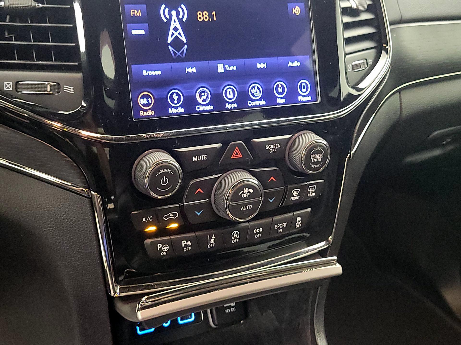 Thumbnail: 2019 Jeep Grand Cherokee - 16