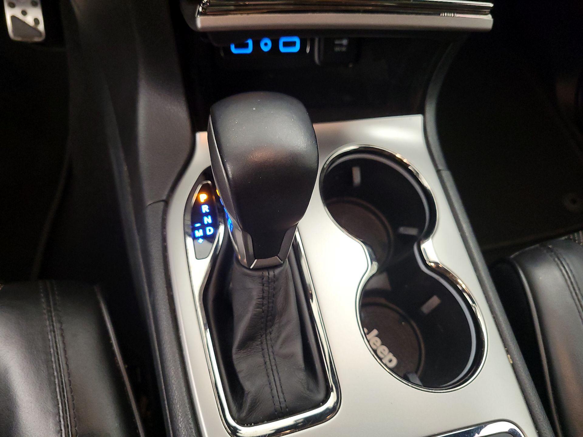 Thumbnail: 2019 Jeep Grand Cherokee - 17