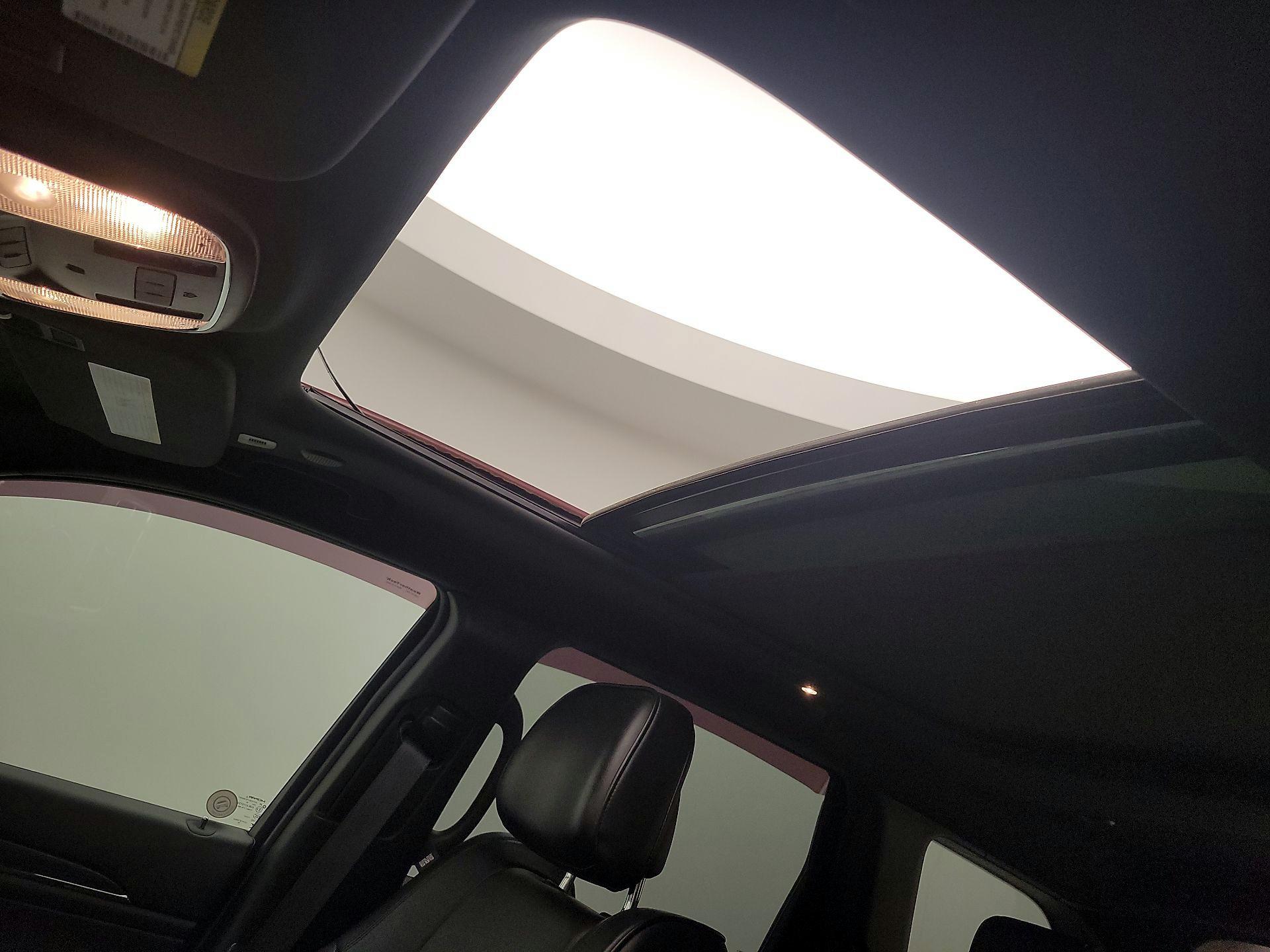 Thumbnail: 2019 Jeep Grand Cherokee - 19