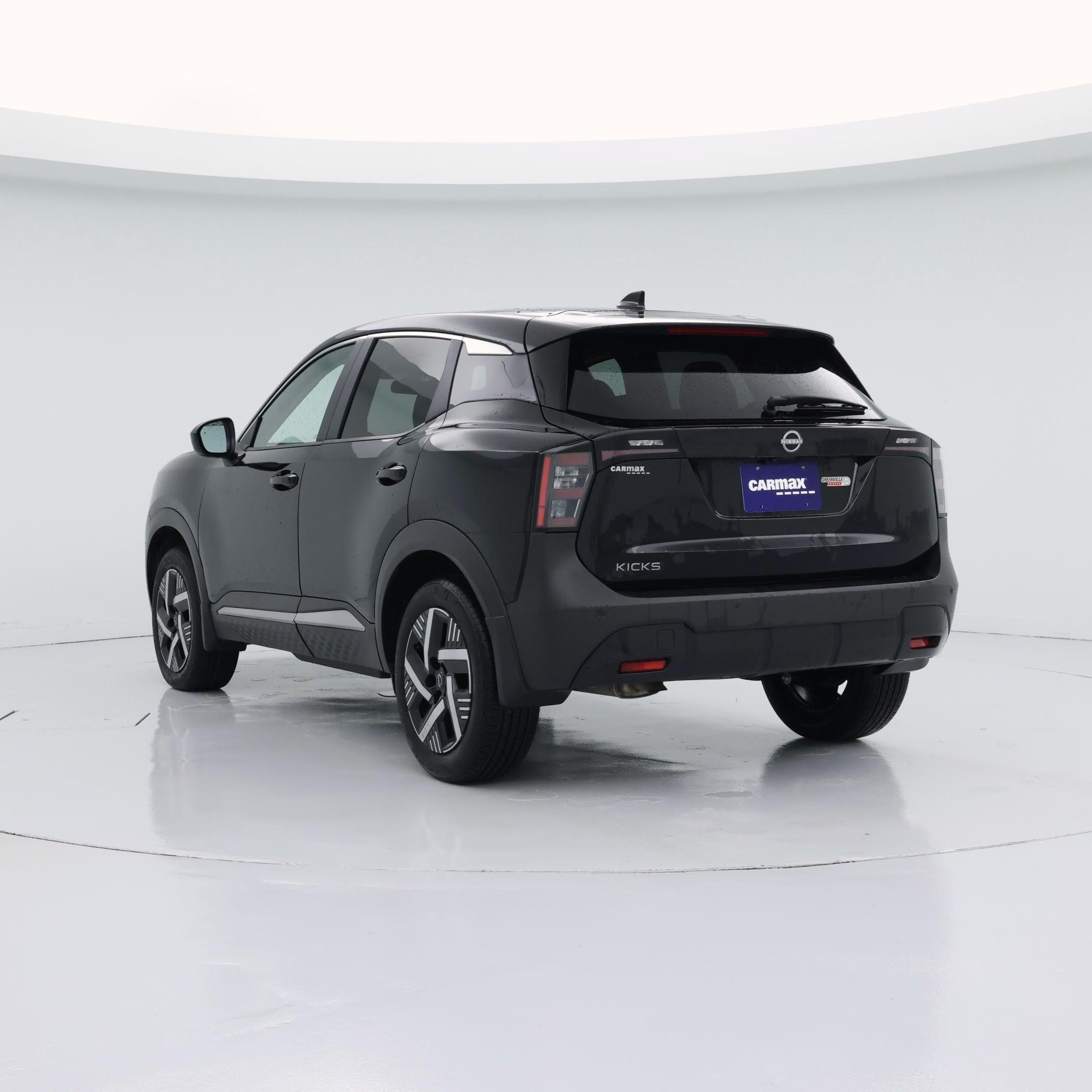 Thumbnail: 2025 Nissan Kicks - 2
