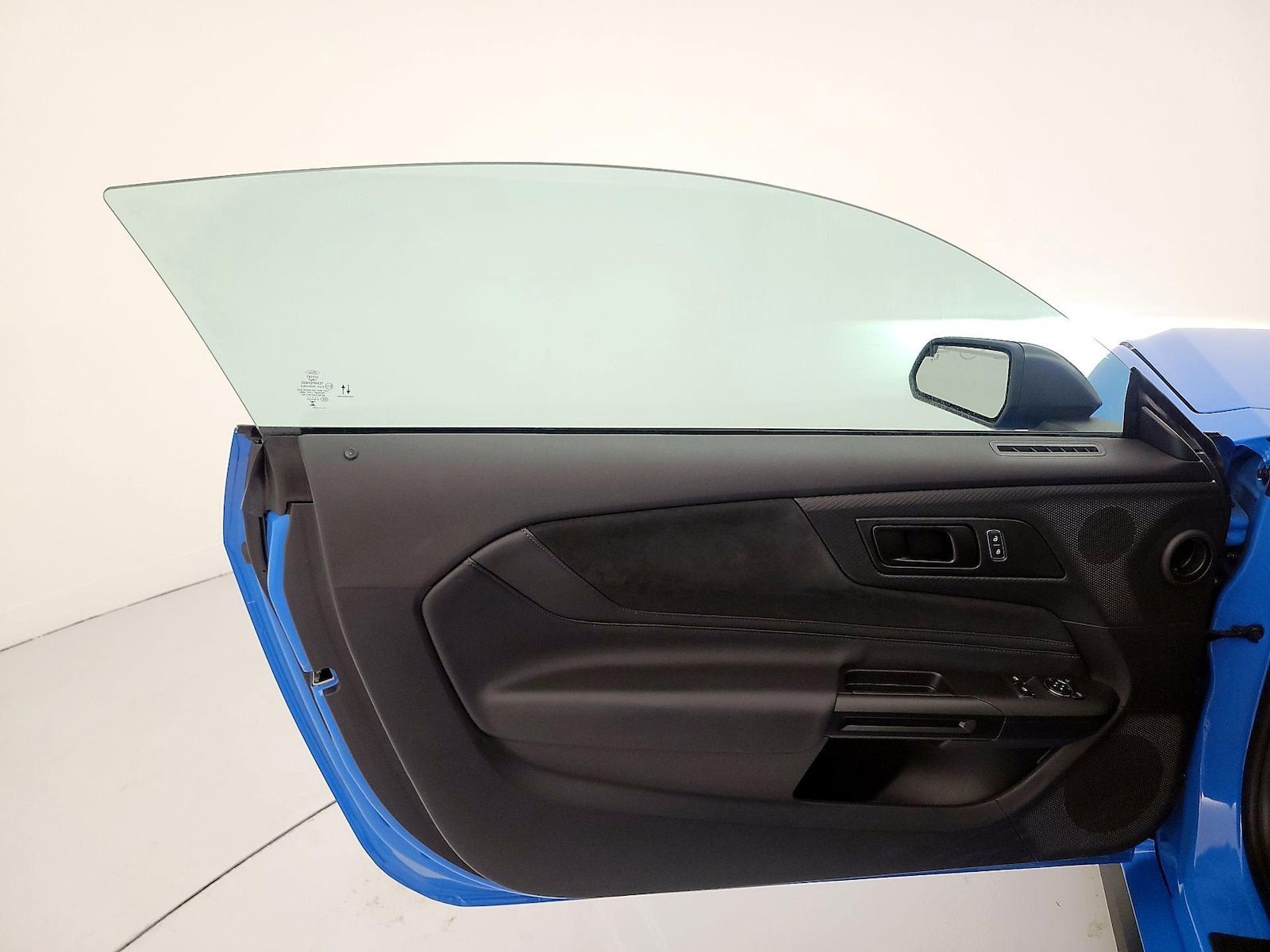 2025 Ford Mustang Dark Horse - Photo 13