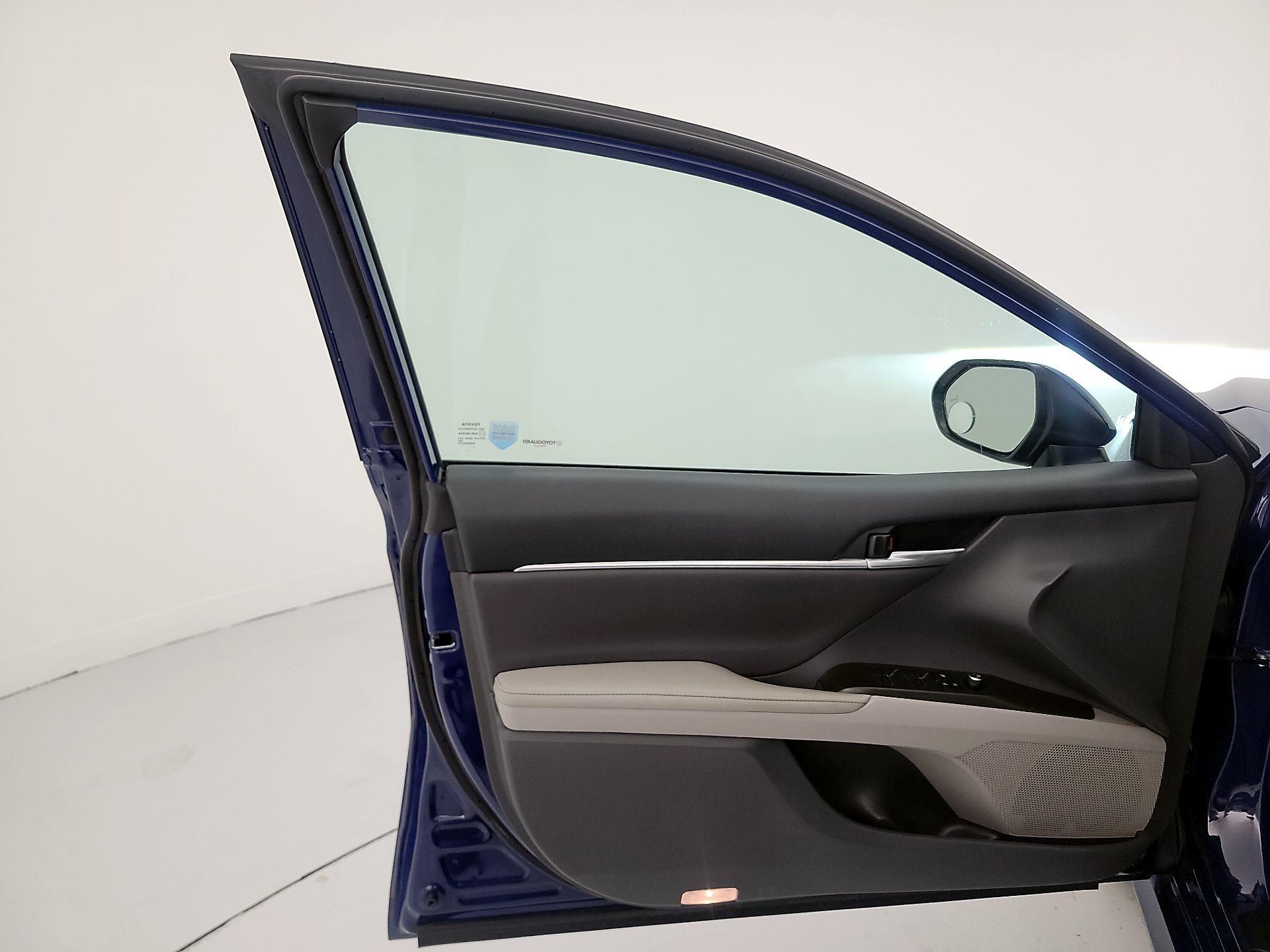 Thumbnail: 2023 Toyota Camry - 12