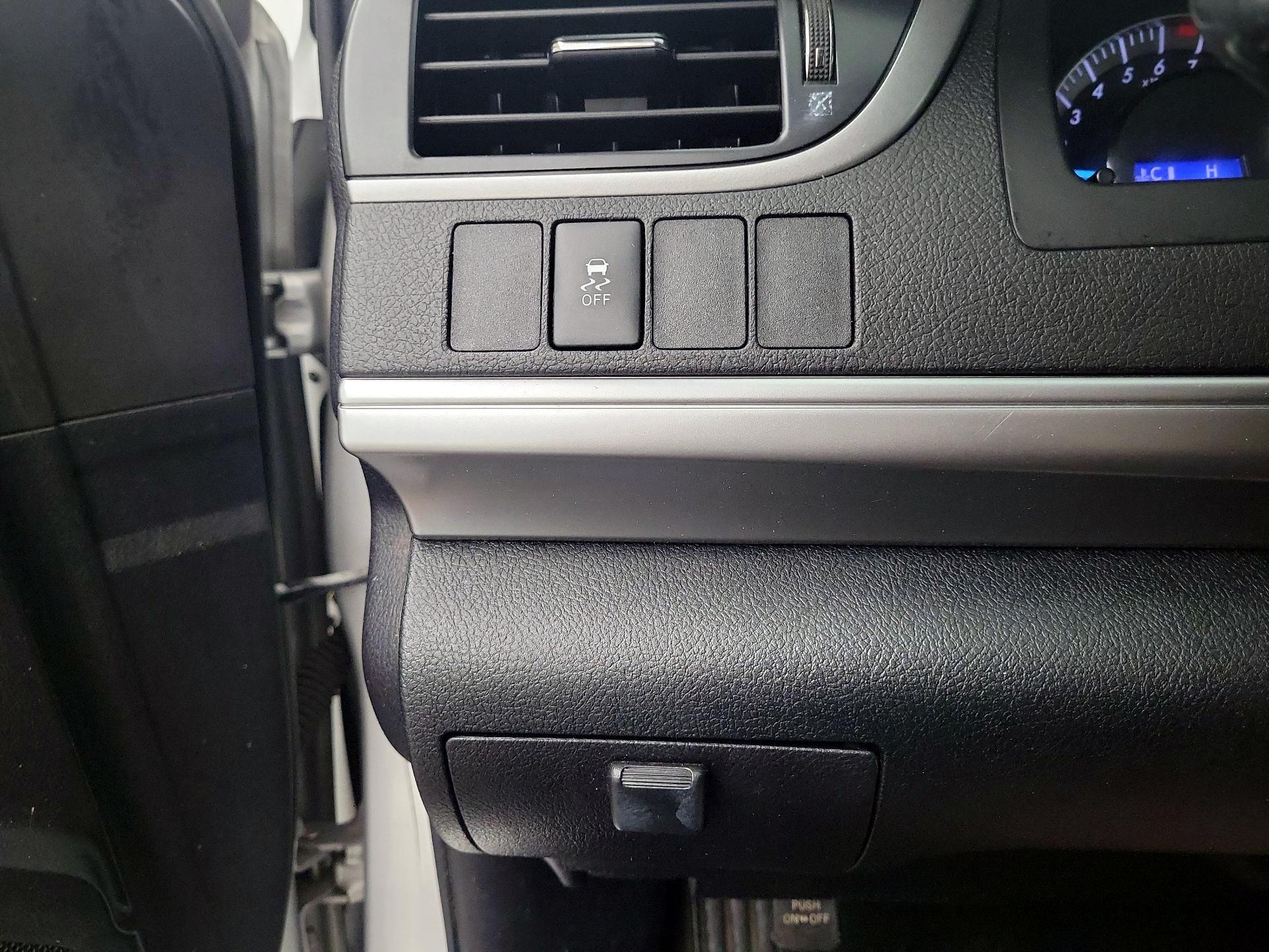 Thumbnail: 2014 Toyota Camry - 13