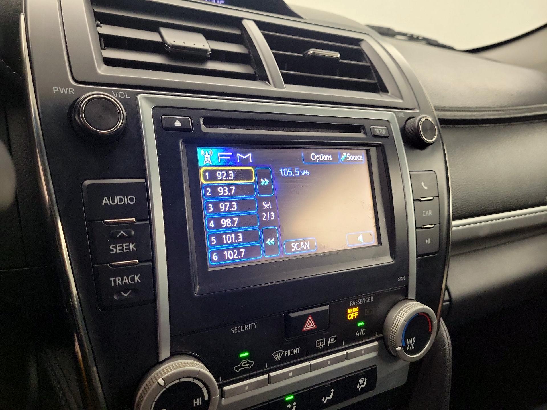 Thumbnail: 2014 Toyota Camry - 14