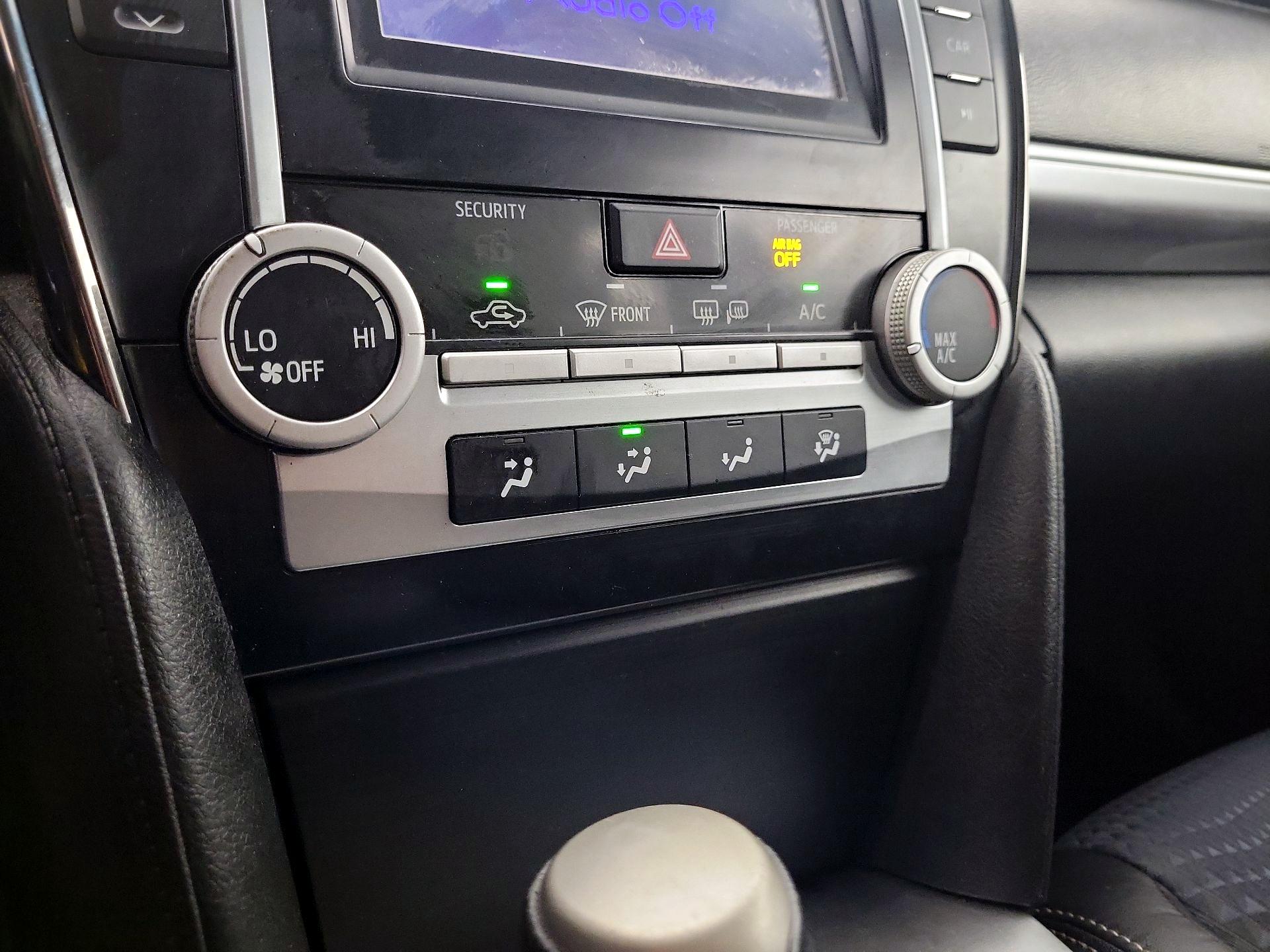 Thumbnail: 2014 Toyota Camry - 15