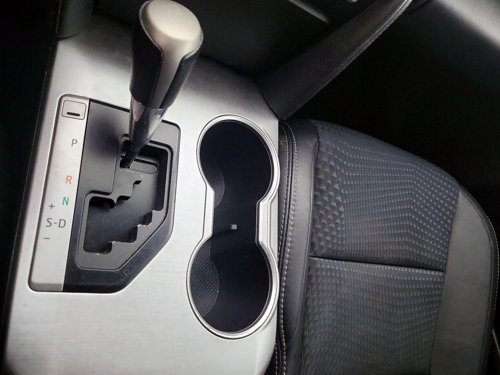 Thumbnail: 2014 Toyota Camry - 16