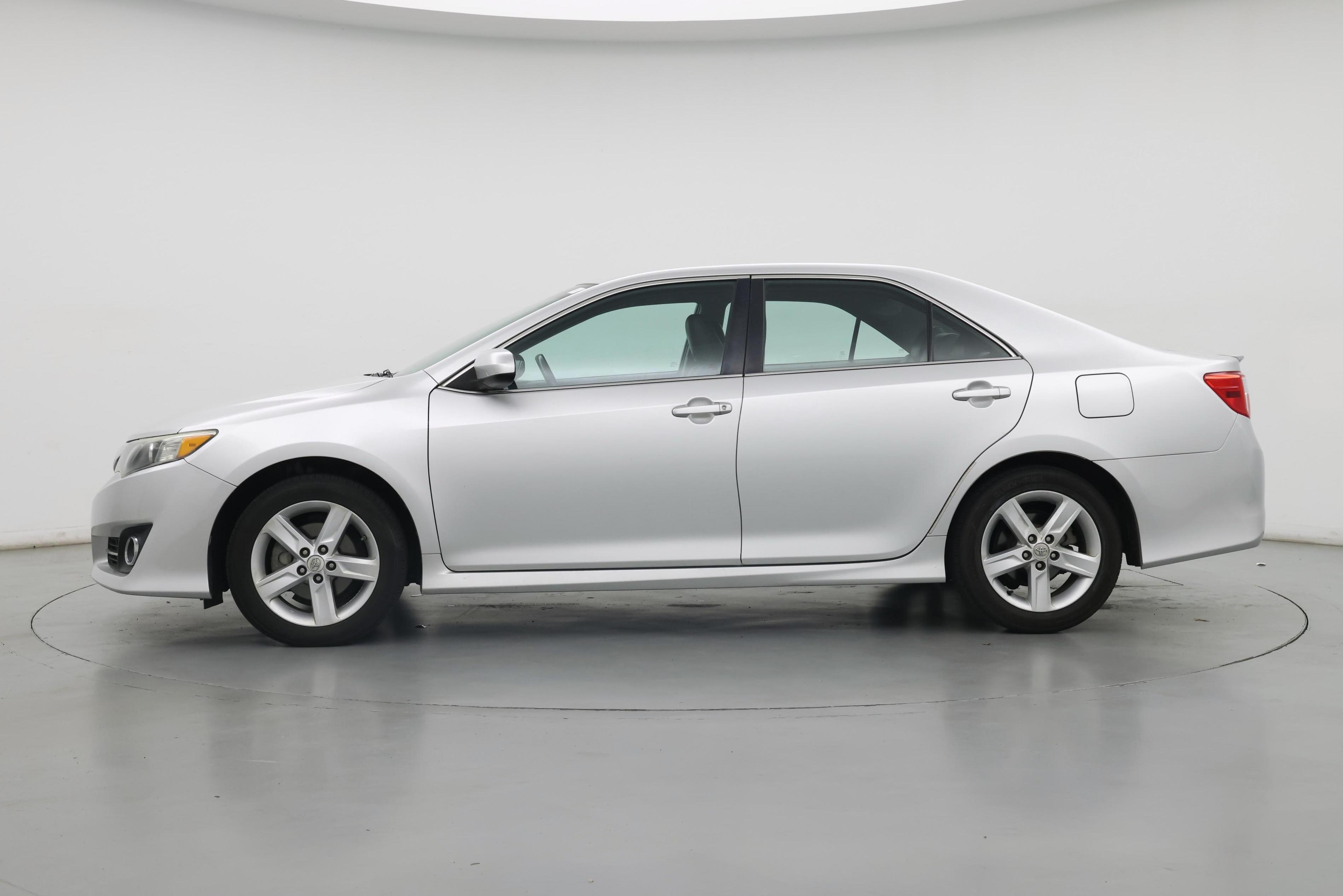 Thumbnail: 2014 Toyota Camry - 3