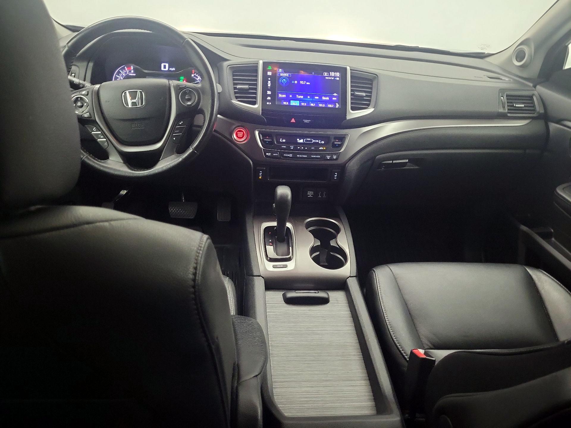 Thumbnail: 2016 Honda Pilot - 9