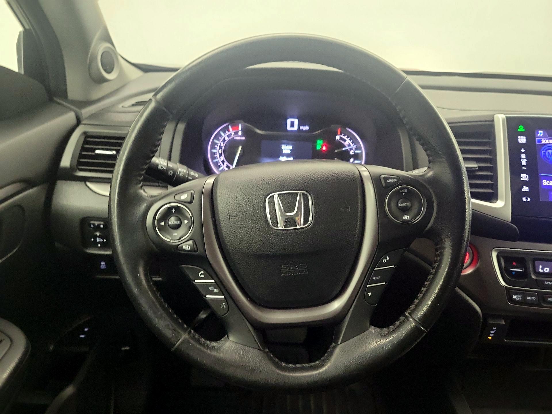 Thumbnail: 2016 Honda Pilot - 10