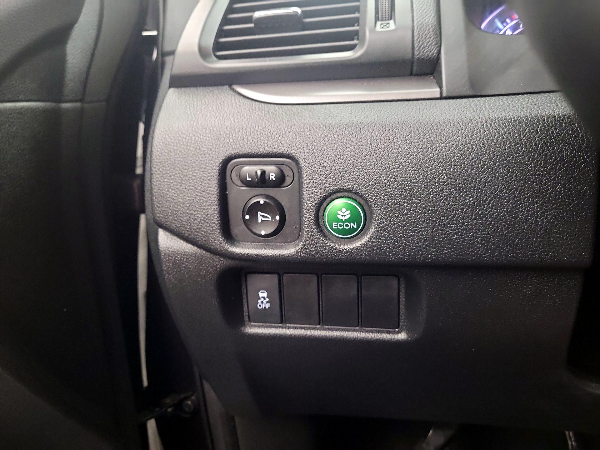 Thumbnail: 2016 Honda Pilot - 13