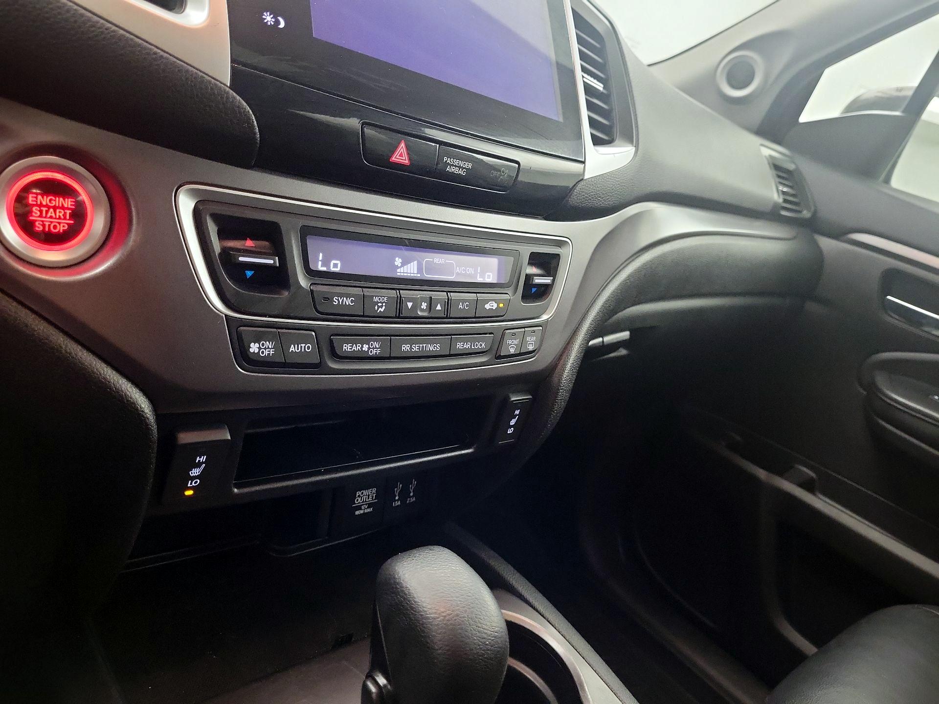 Thumbnail: 2016 Honda Pilot - 16