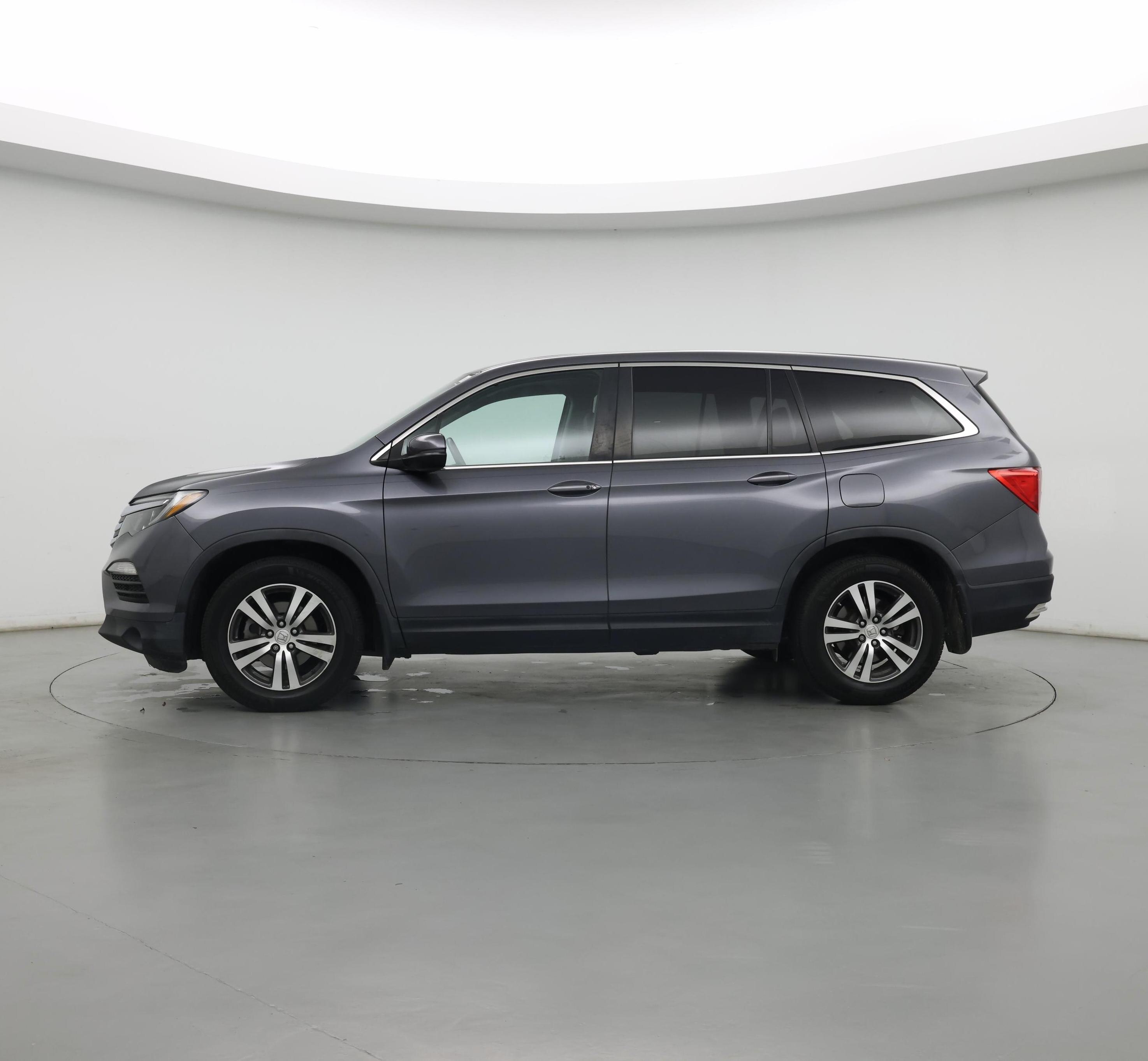 Thumbnail: 2016 Honda Pilot - 3