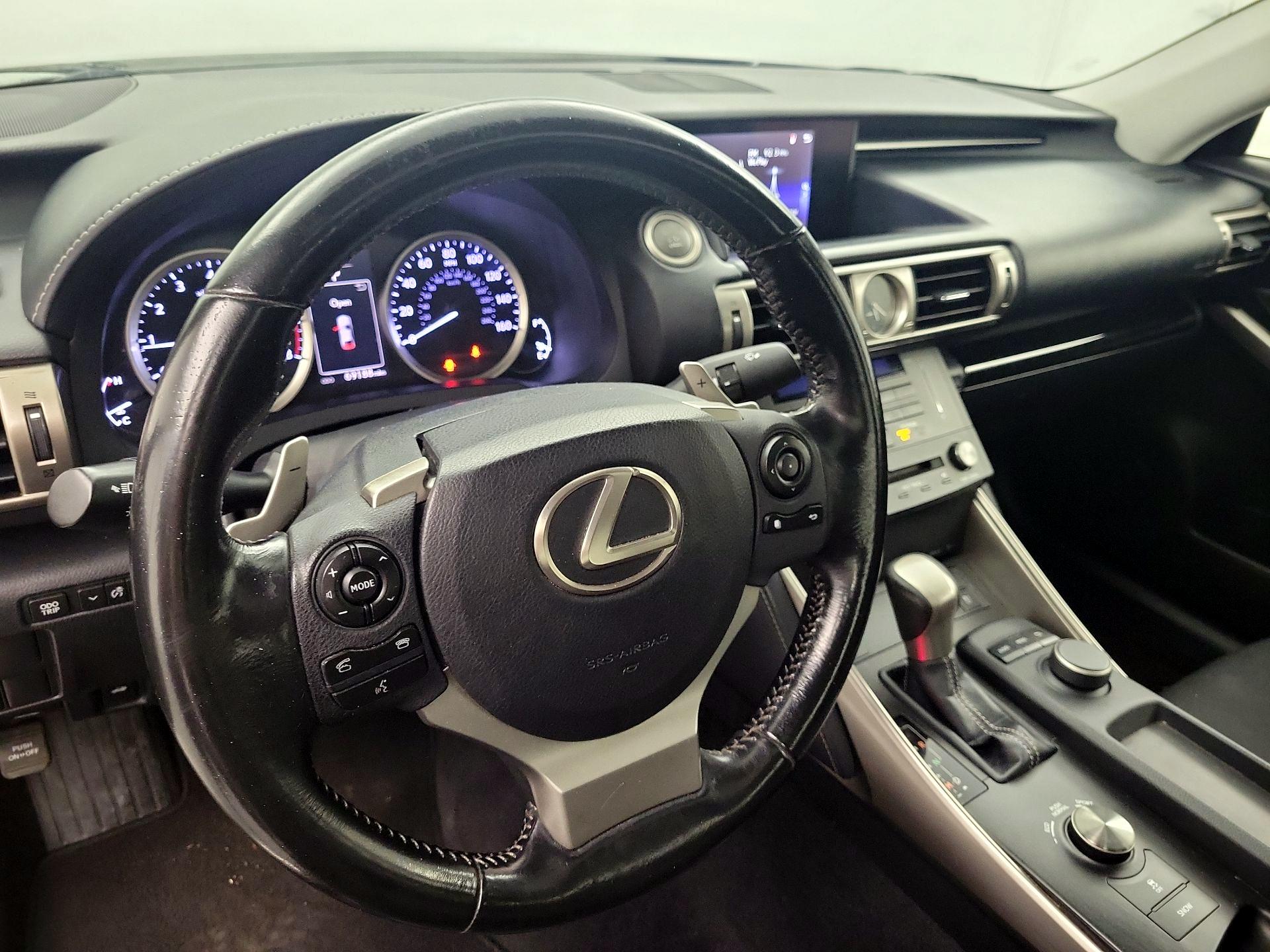 Thumbnail: 2016 Lexus IS - 9