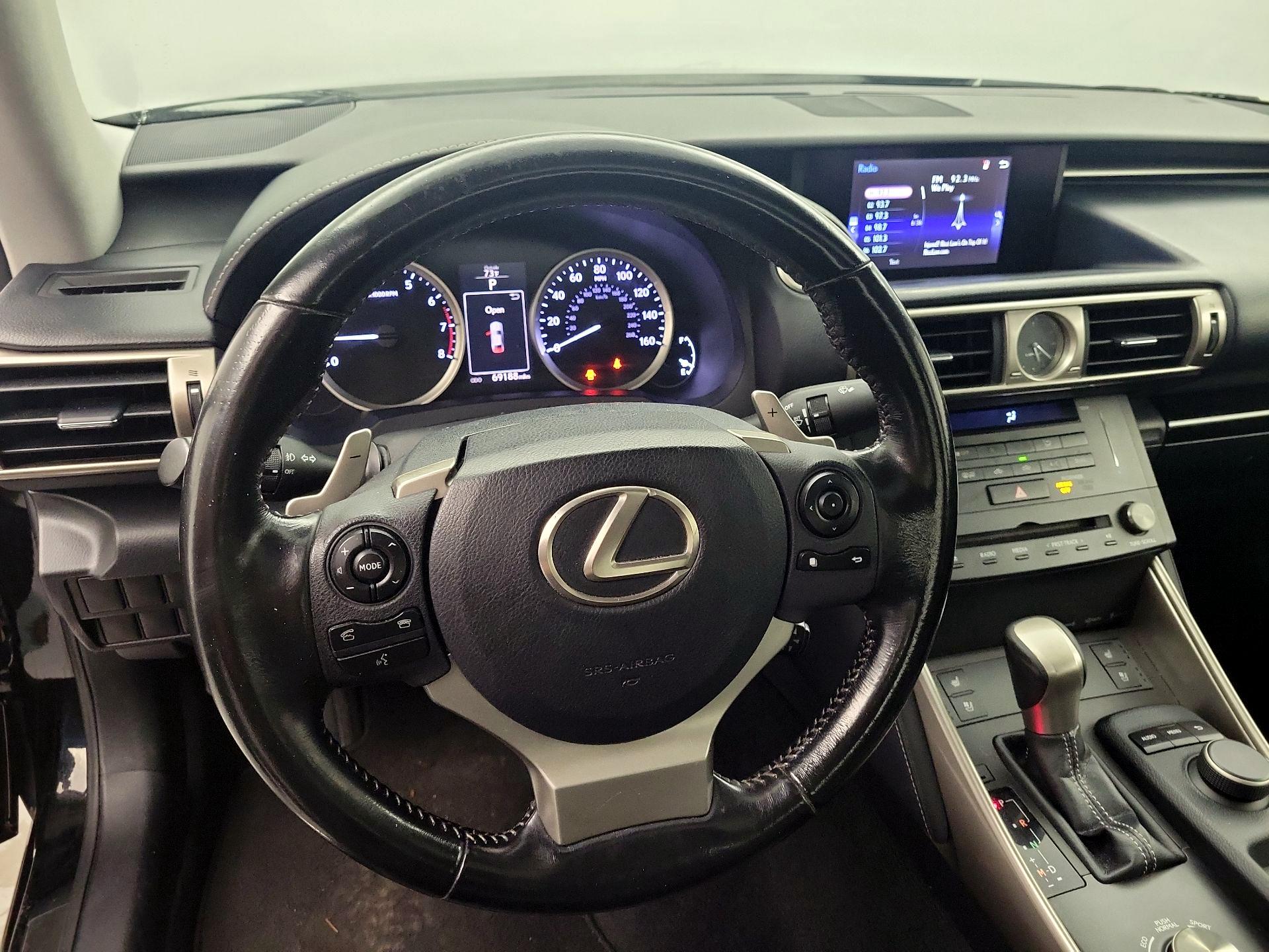 Thumbnail: 2016 Lexus IS - 10