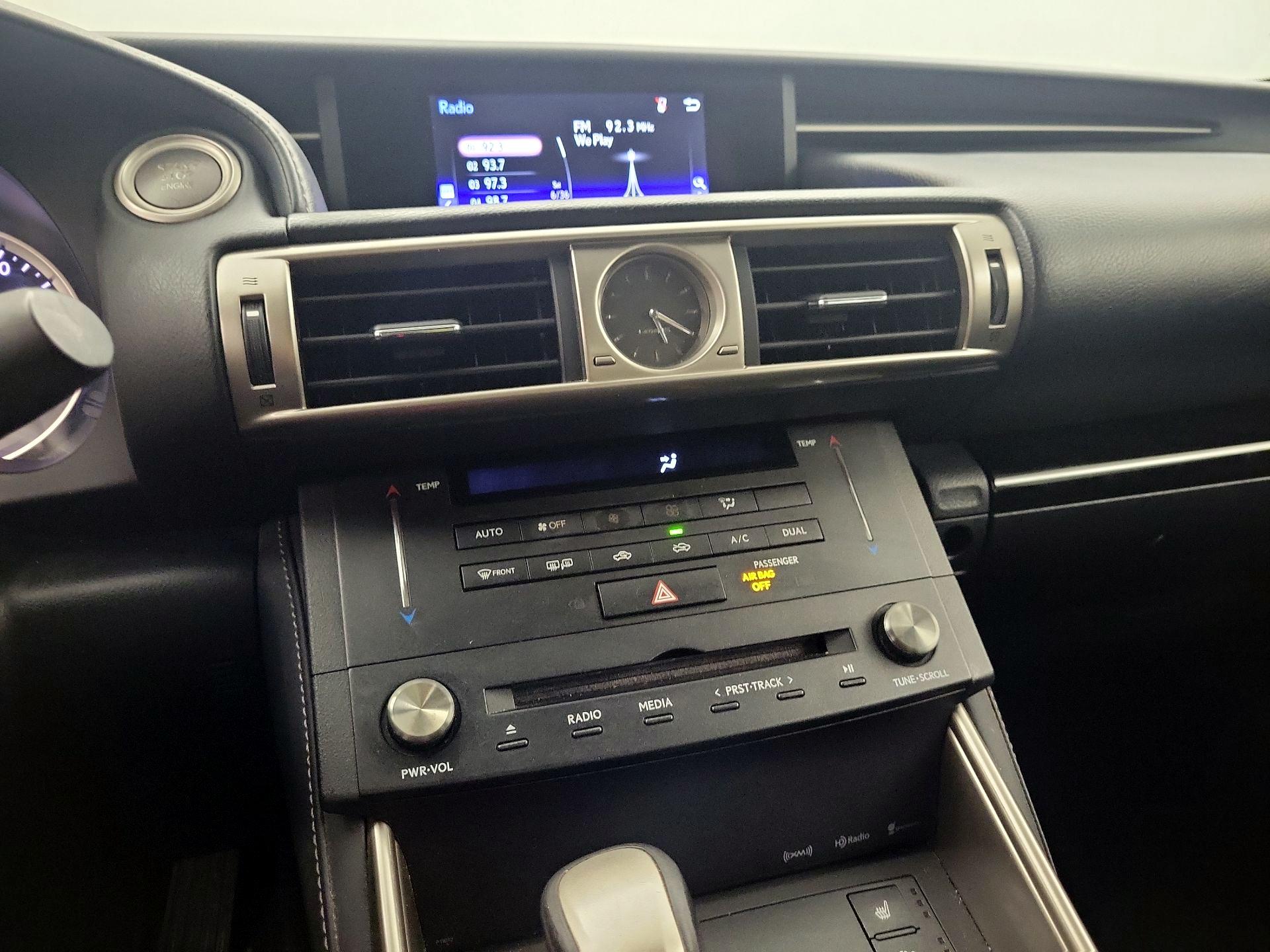Thumbnail: 2016 Lexus IS - 15