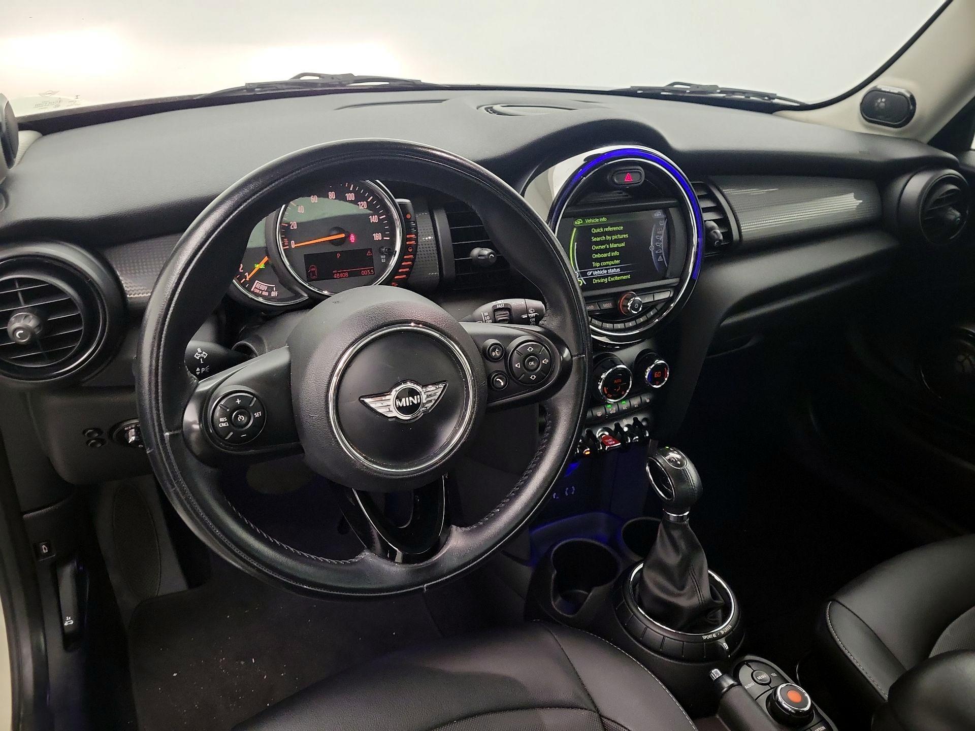 Thumbnail: 2016 MINI Cooper Hardtop - 9