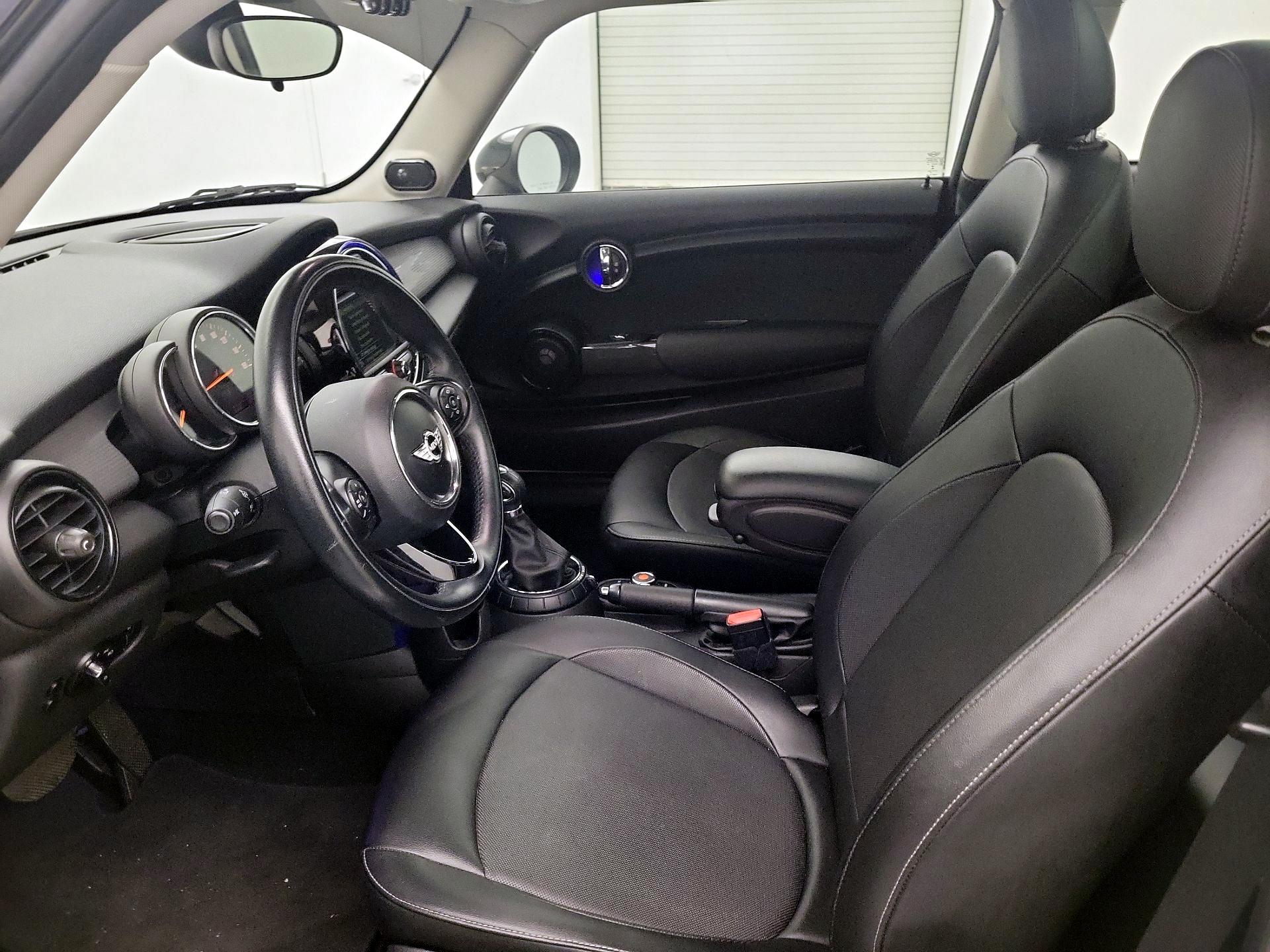 Thumbnail: 2016 MINI Cooper Hardtop - 11