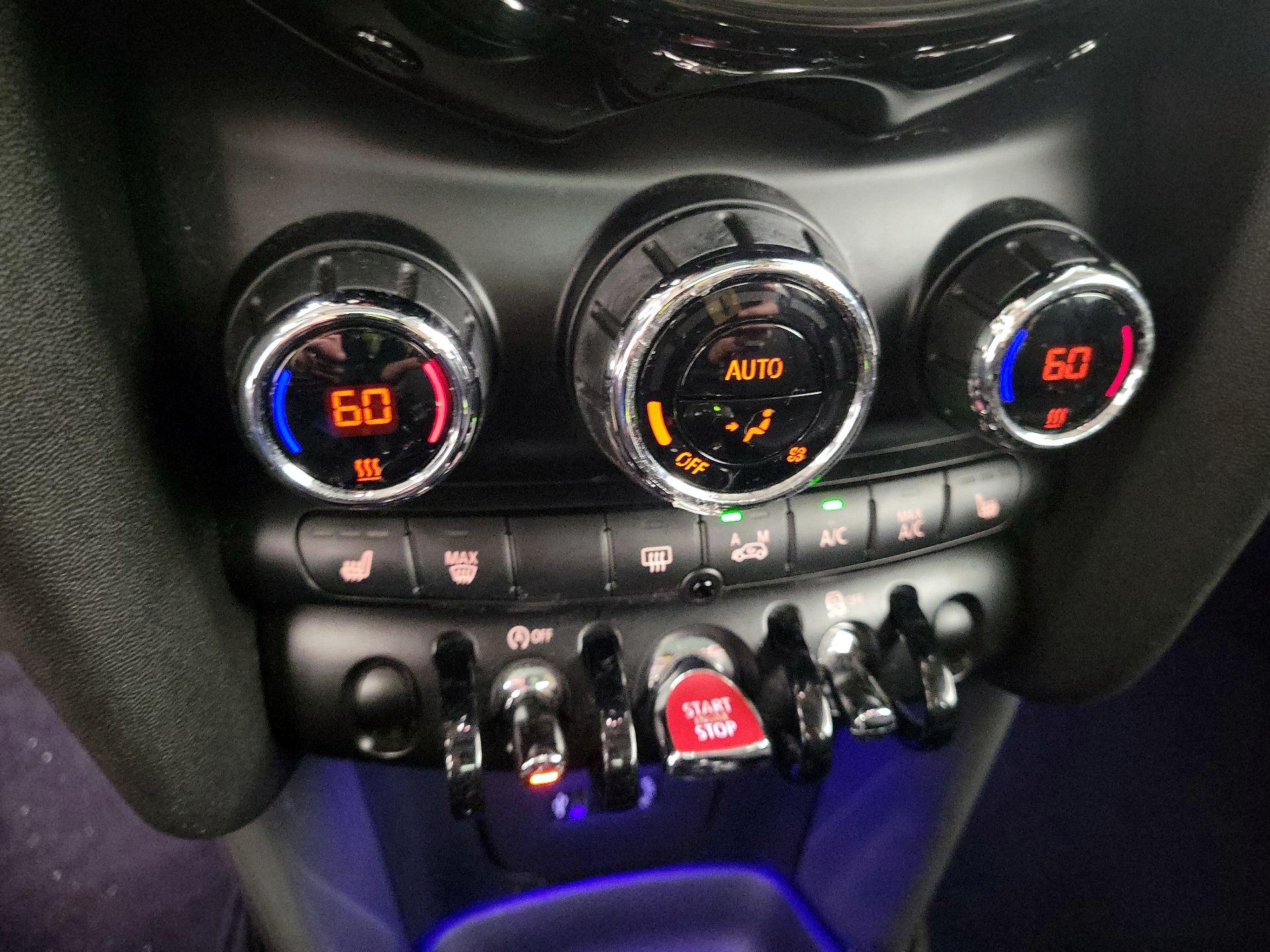 Thumbnail: 2016 MINI Cooper Hardtop - 15