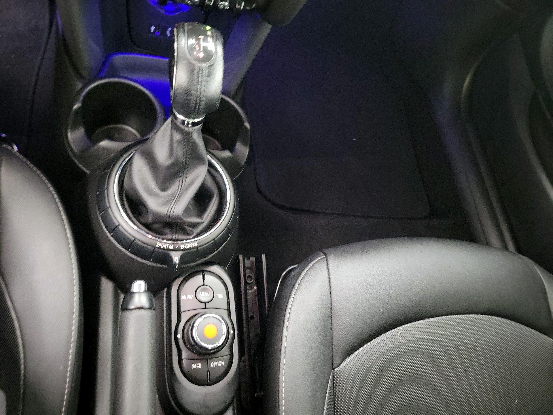 Thumbnail: 2016 MINI Cooper Hardtop - 16