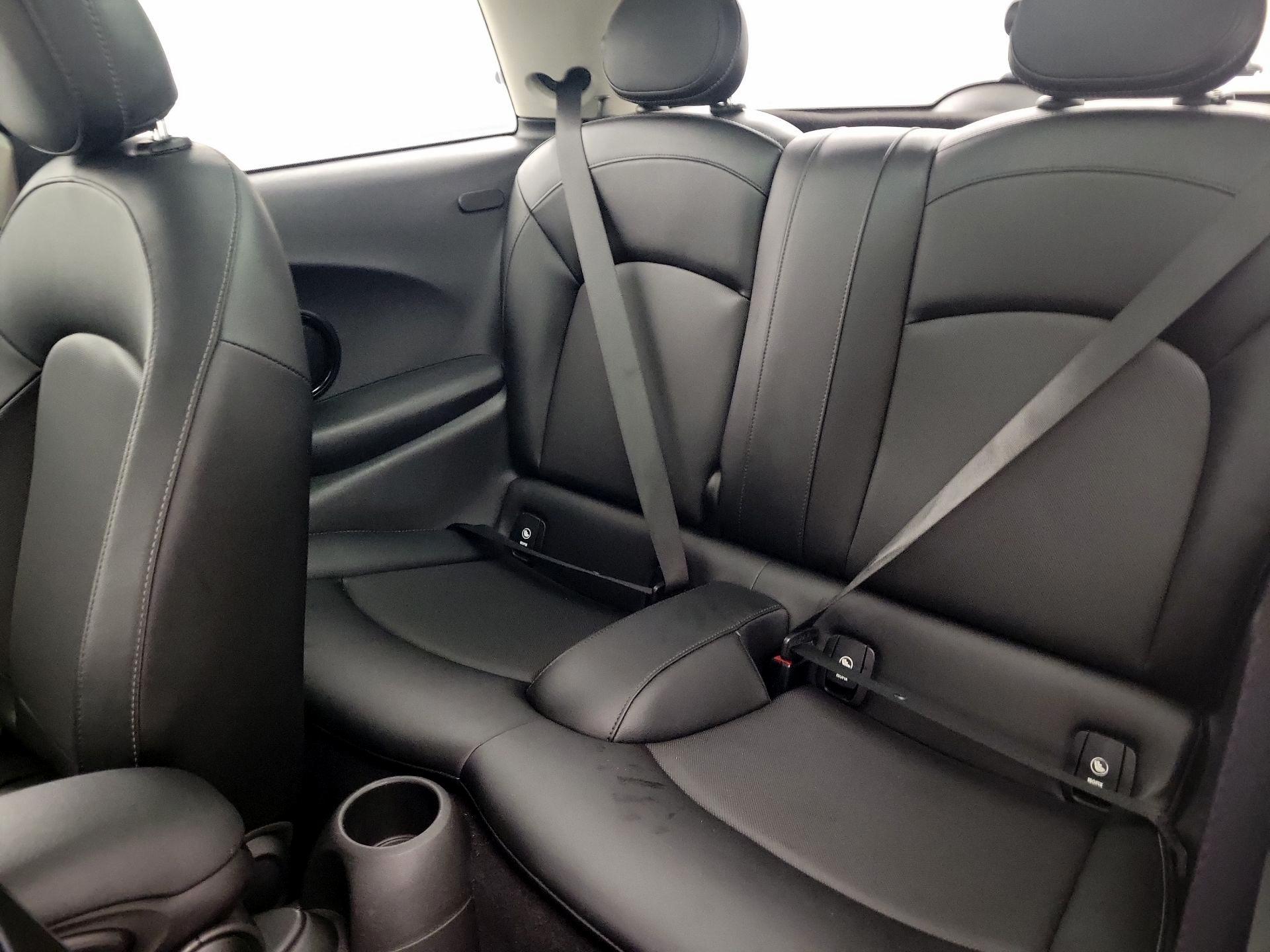 Thumbnail: 2016 MINI Cooper Hardtop - 19