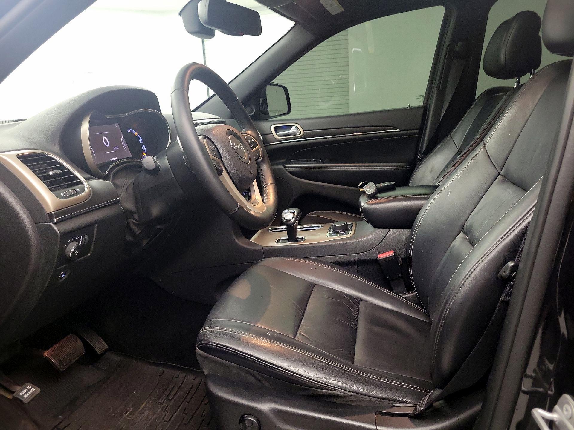 Thumbnail: 2015 Jeep Grand Cherokee - 9