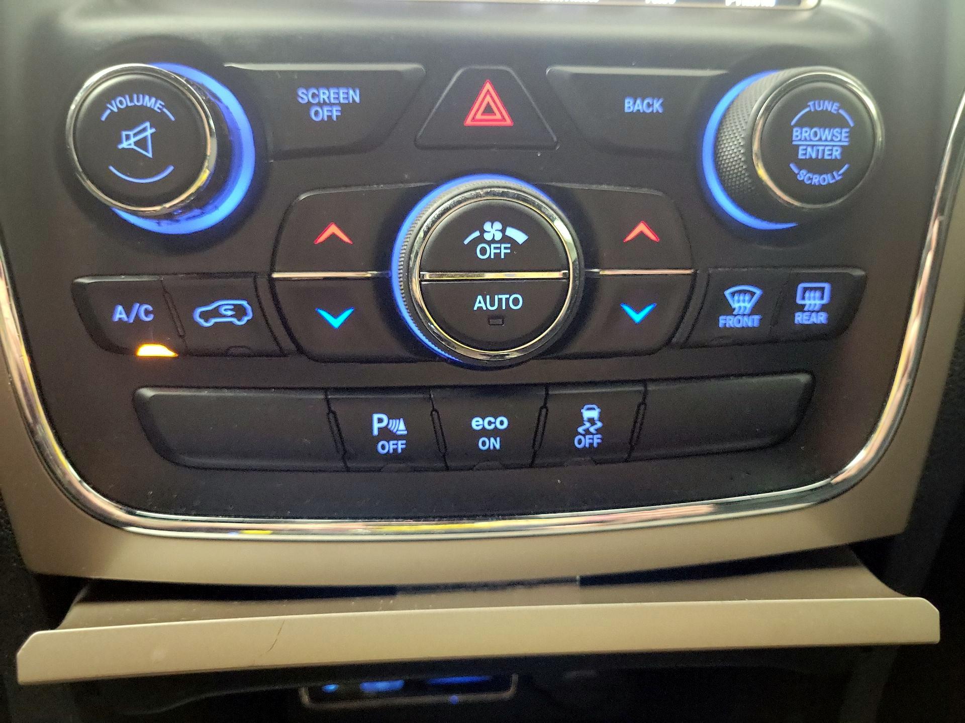 Thumbnail: 2015 Jeep Grand Cherokee - 14