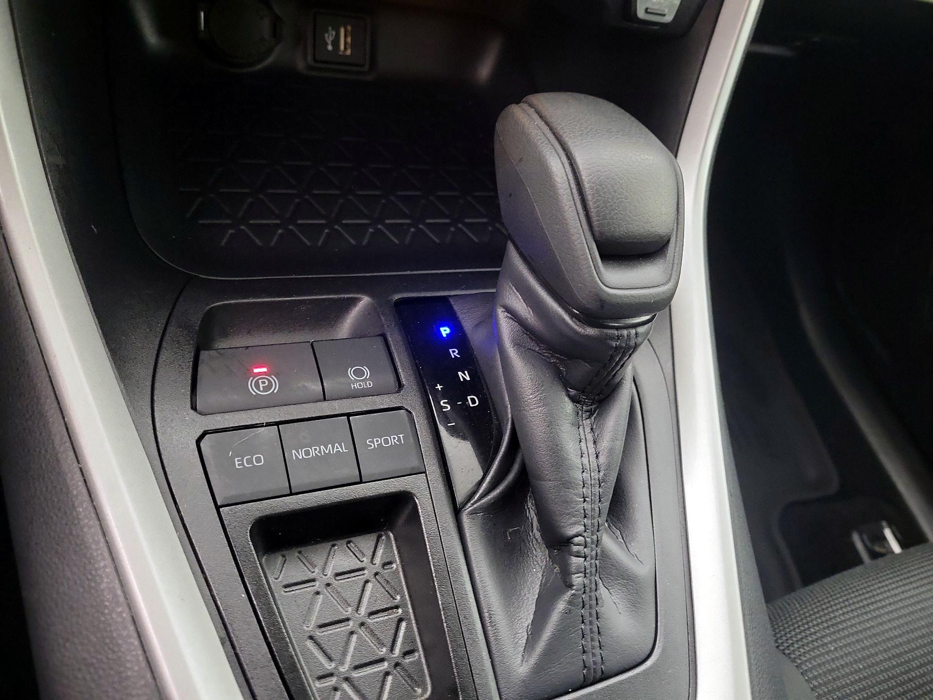 Thumbnail: 2025 Toyota RAV4 - 17