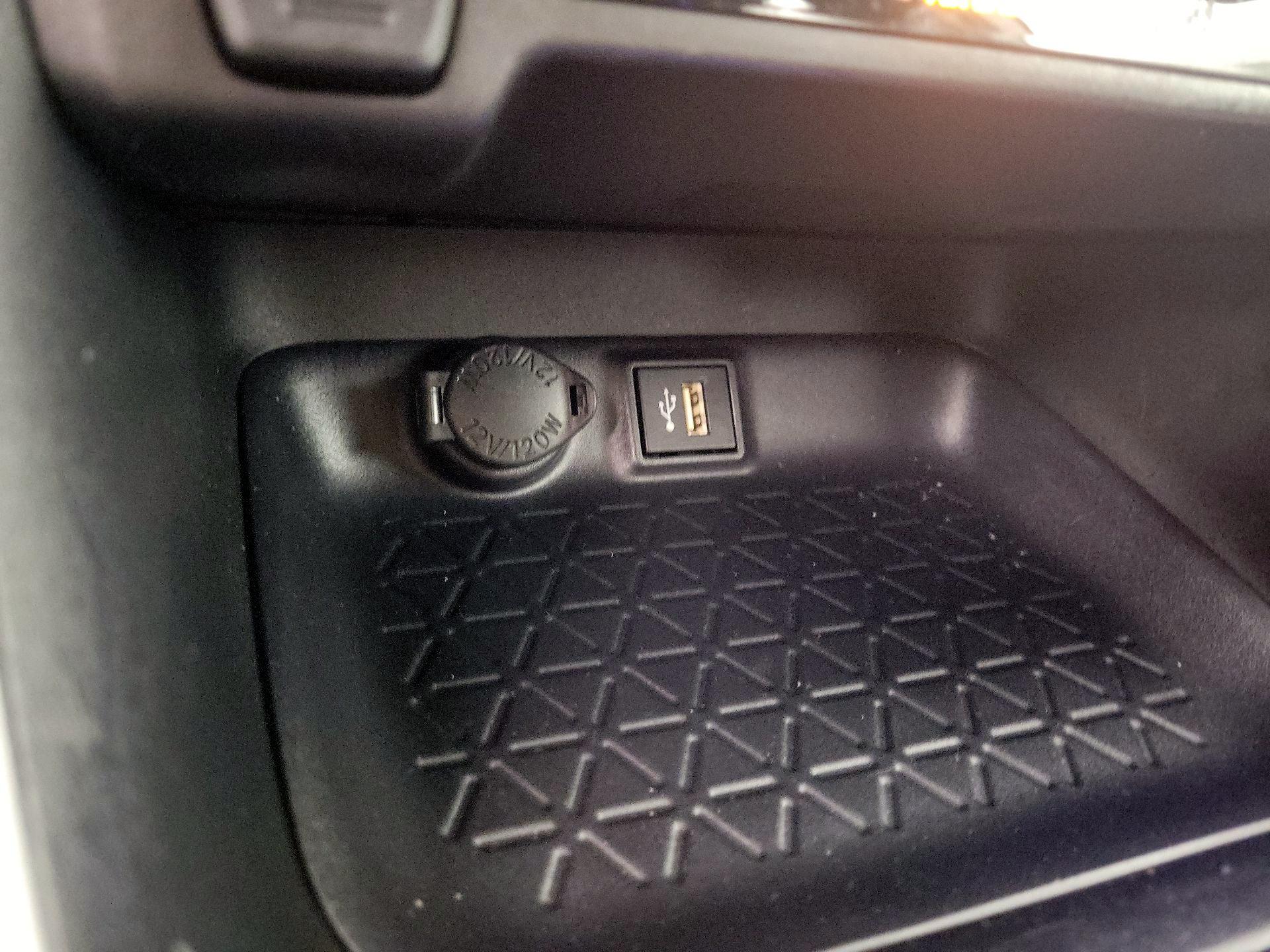 Thumbnail: 2025 Toyota RAV4 - 18