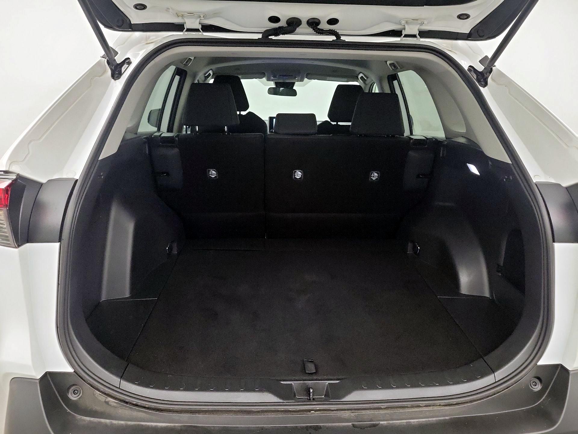 Thumbnail: 2025 Toyota RAV4 - 20