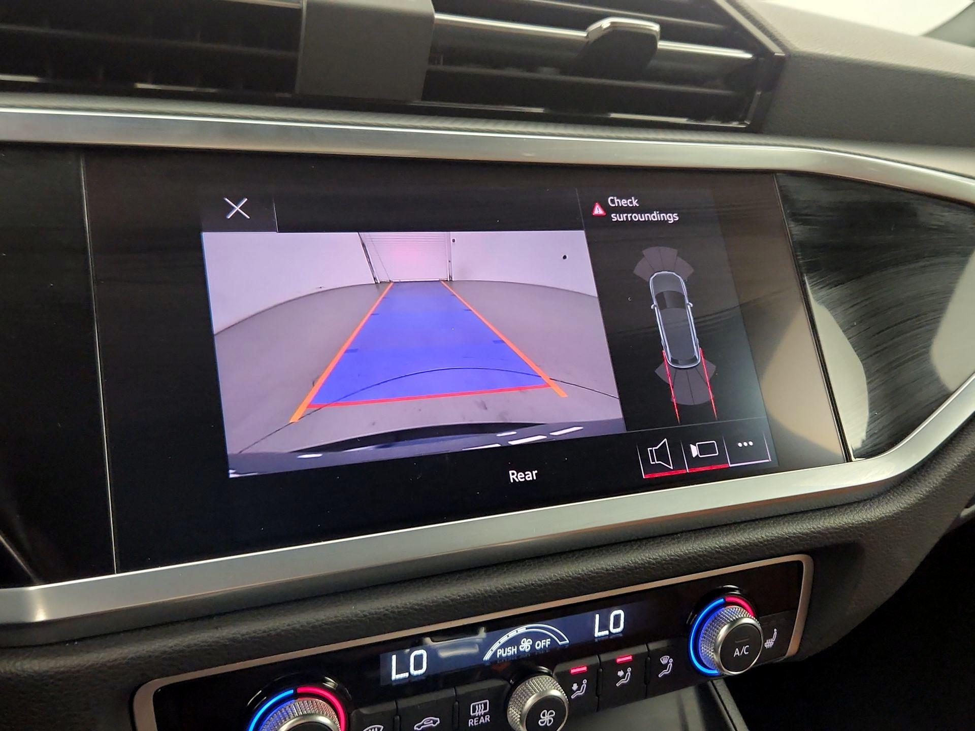 Thumbnail: 2022 Audi Q3 - 14