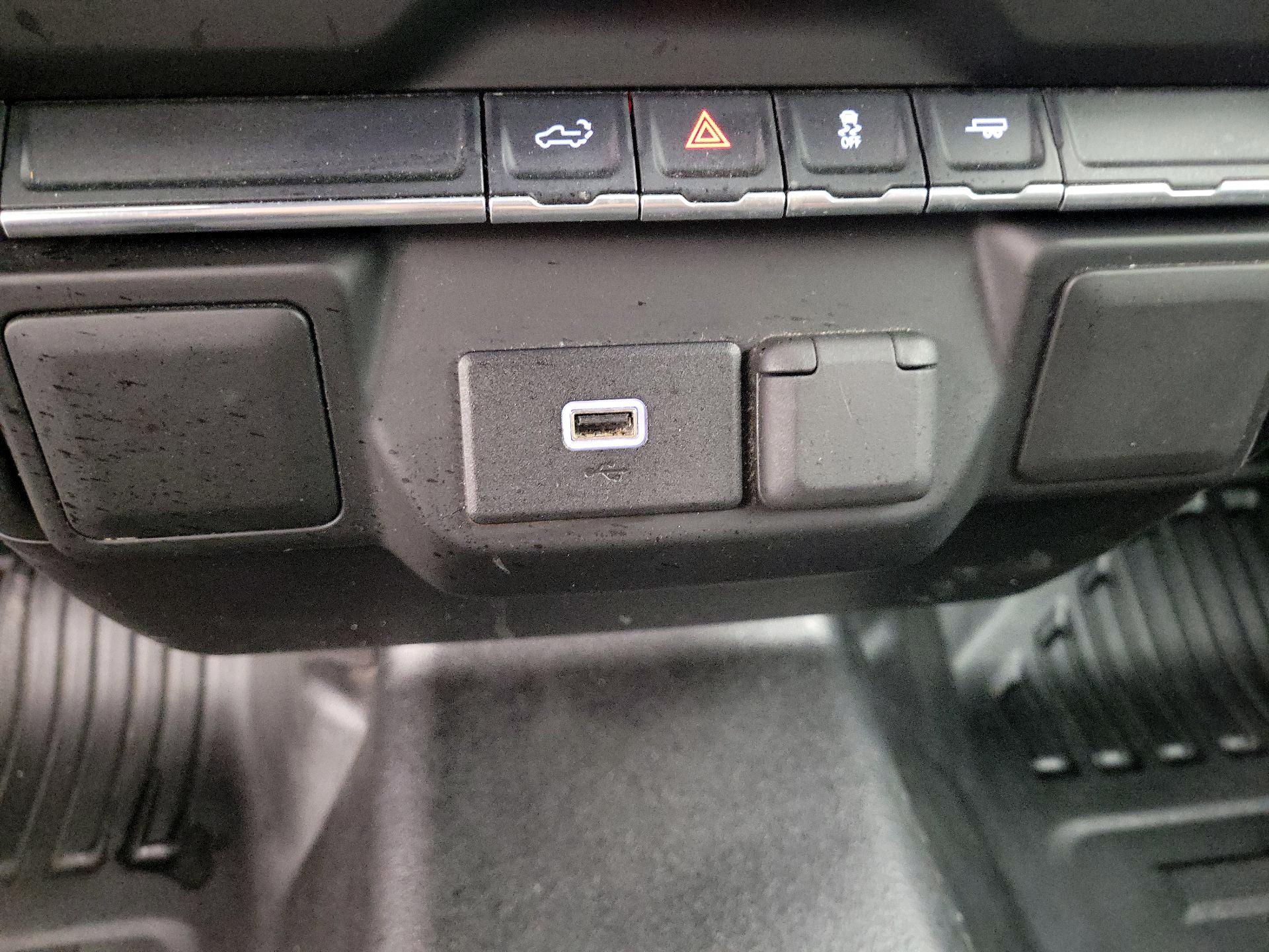 Thumbnail: 2020 Chevrolet Silverado 1500 - 18