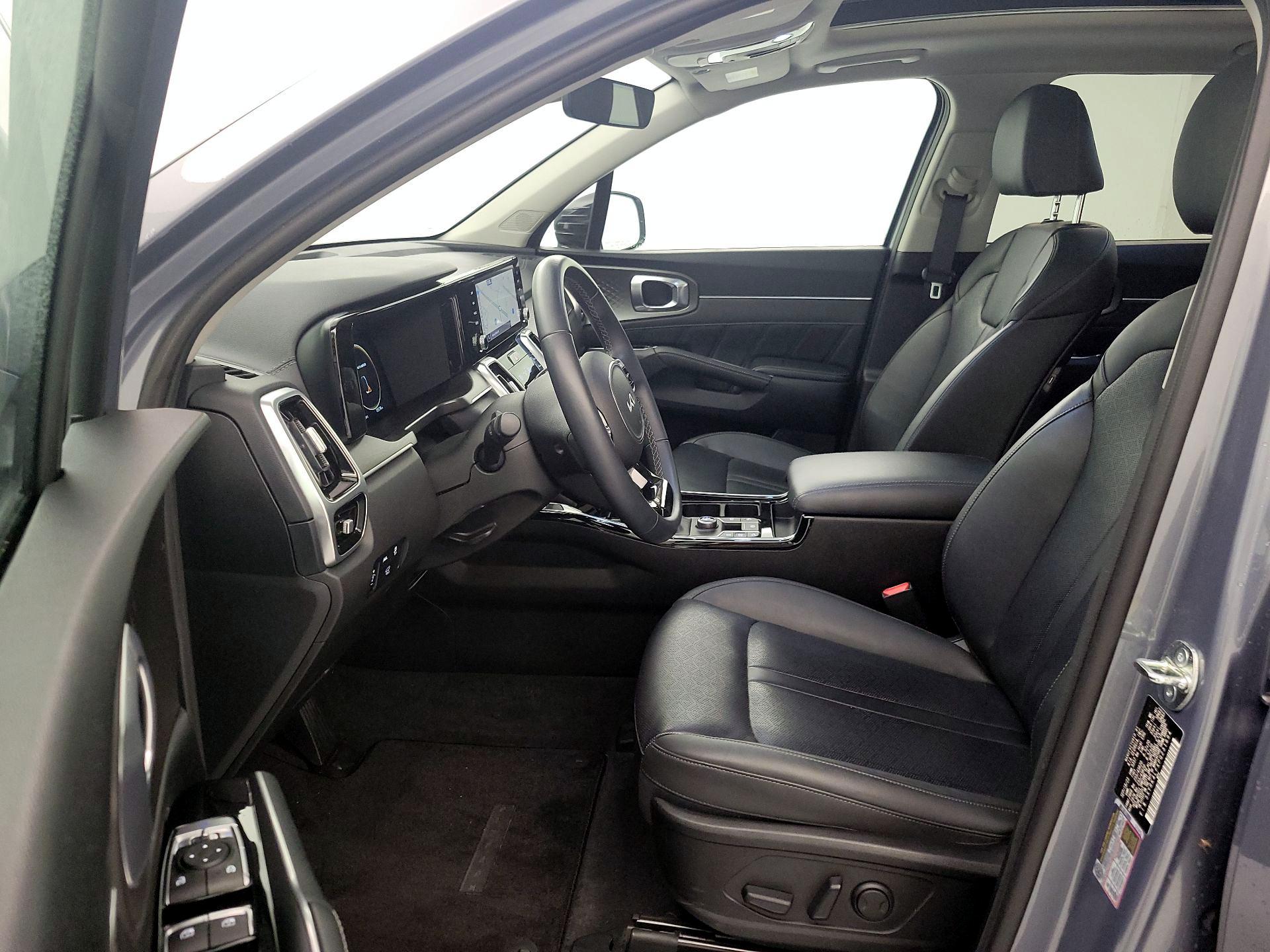 Thumbnail: 2023 Kia Sorento - 11