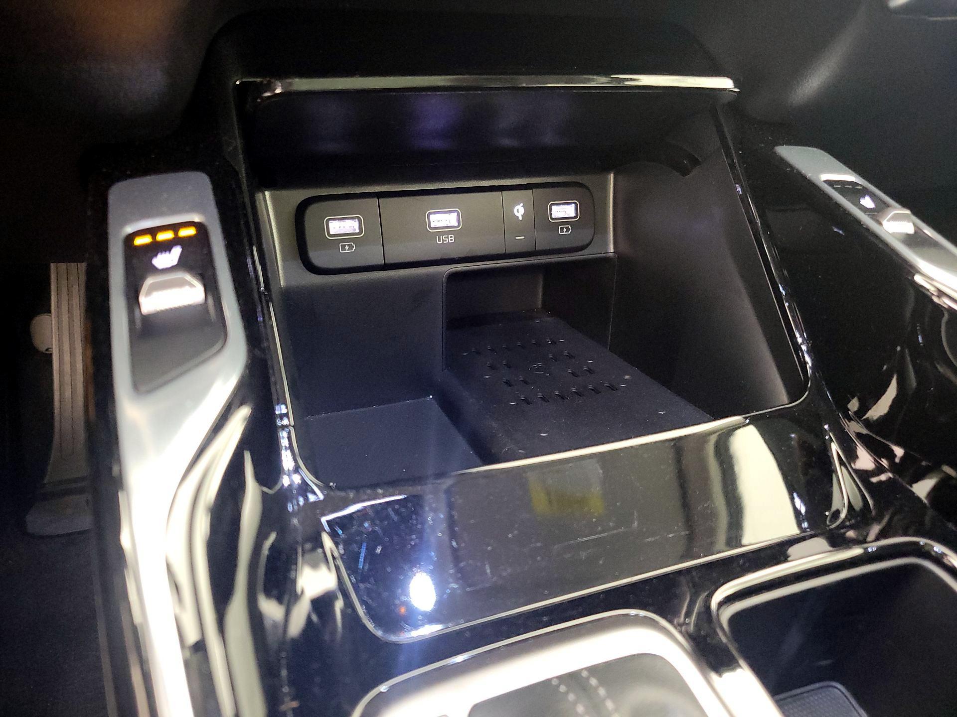 Thumbnail: 2023 Kia Sorento - 19