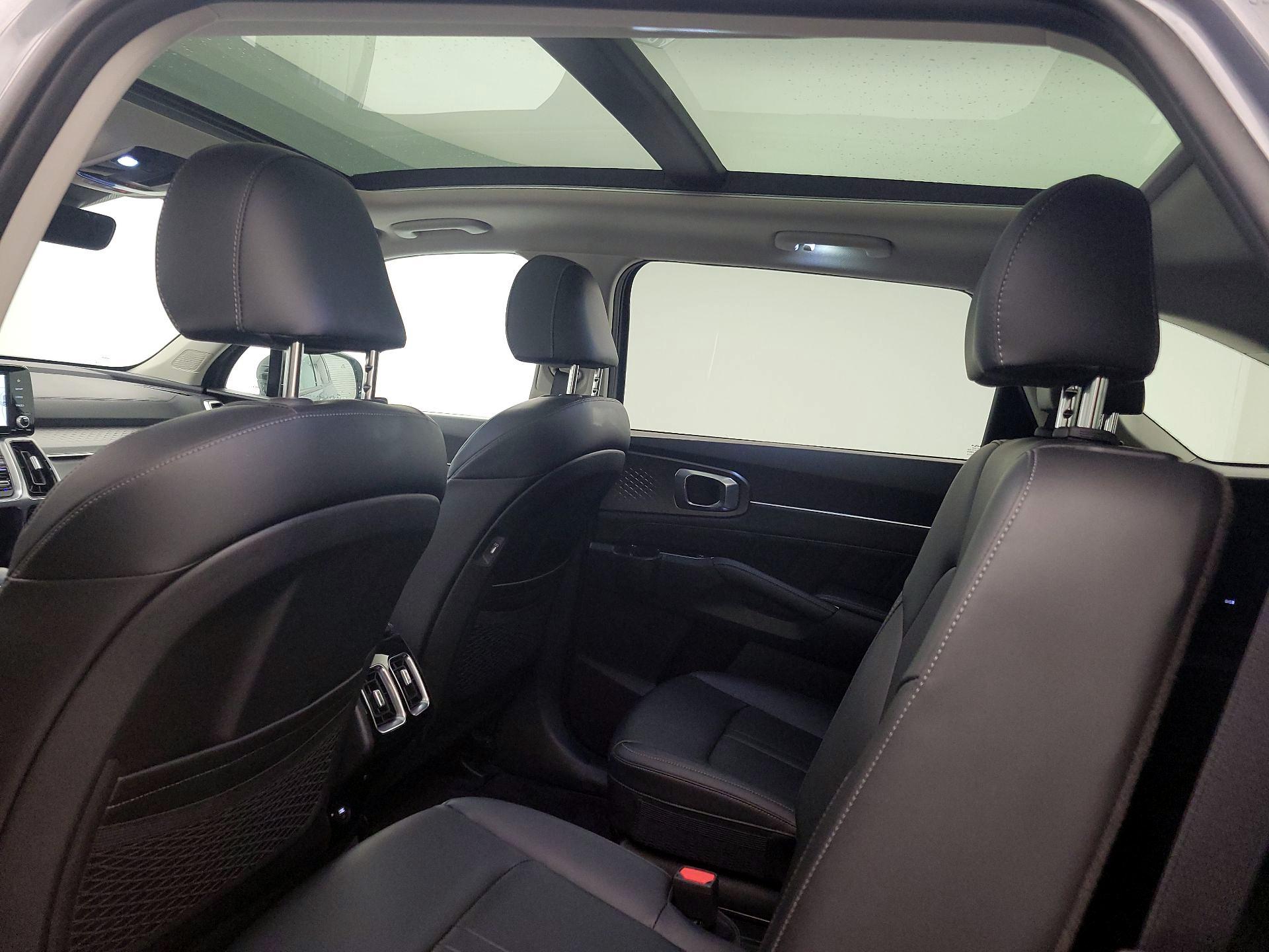 Thumbnail: 2023 Kia Sorento - 20