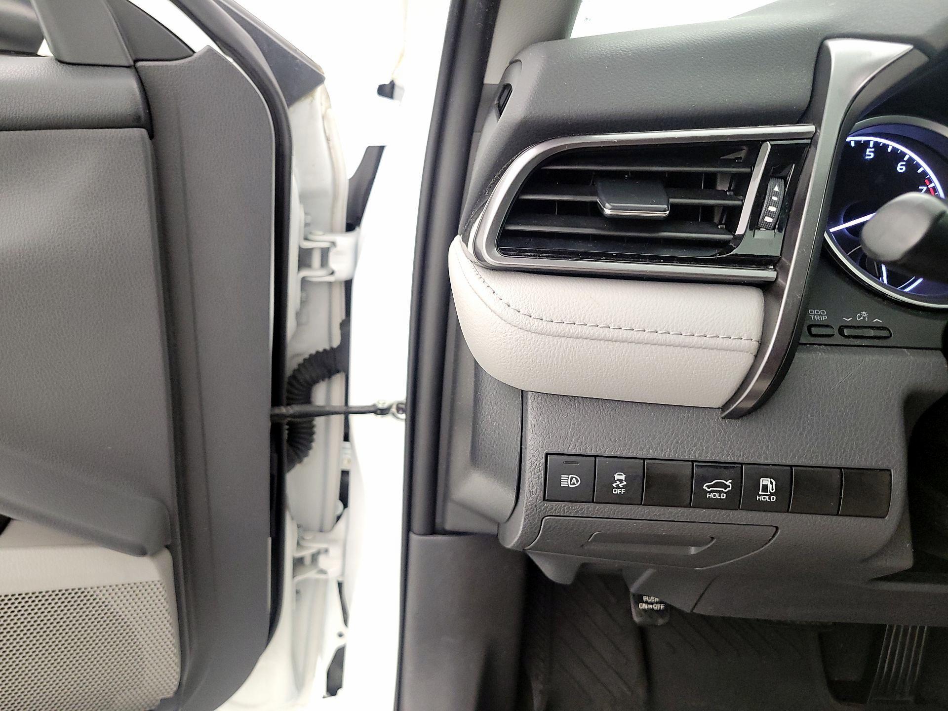 Thumbnail: 2021 Toyota Camry - 13