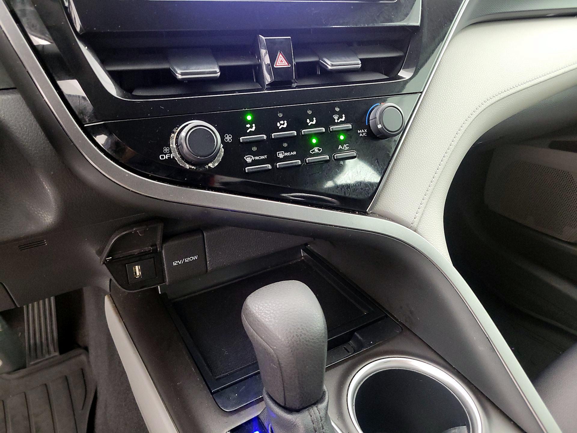 Thumbnail: 2021 Toyota Camry - 16