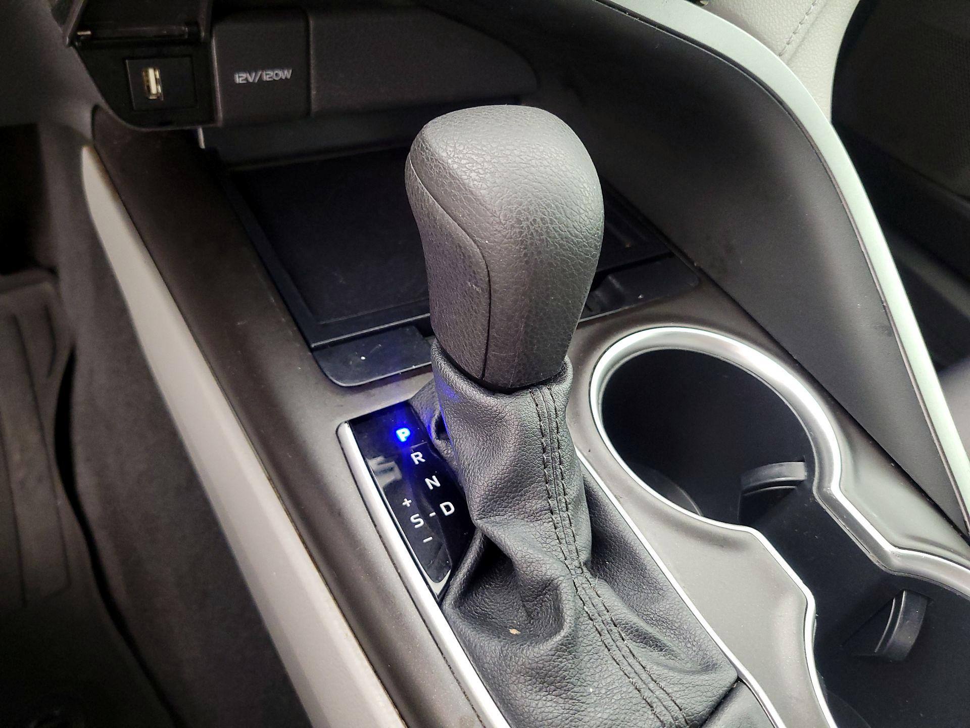 Thumbnail: 2021 Toyota Camry - 17