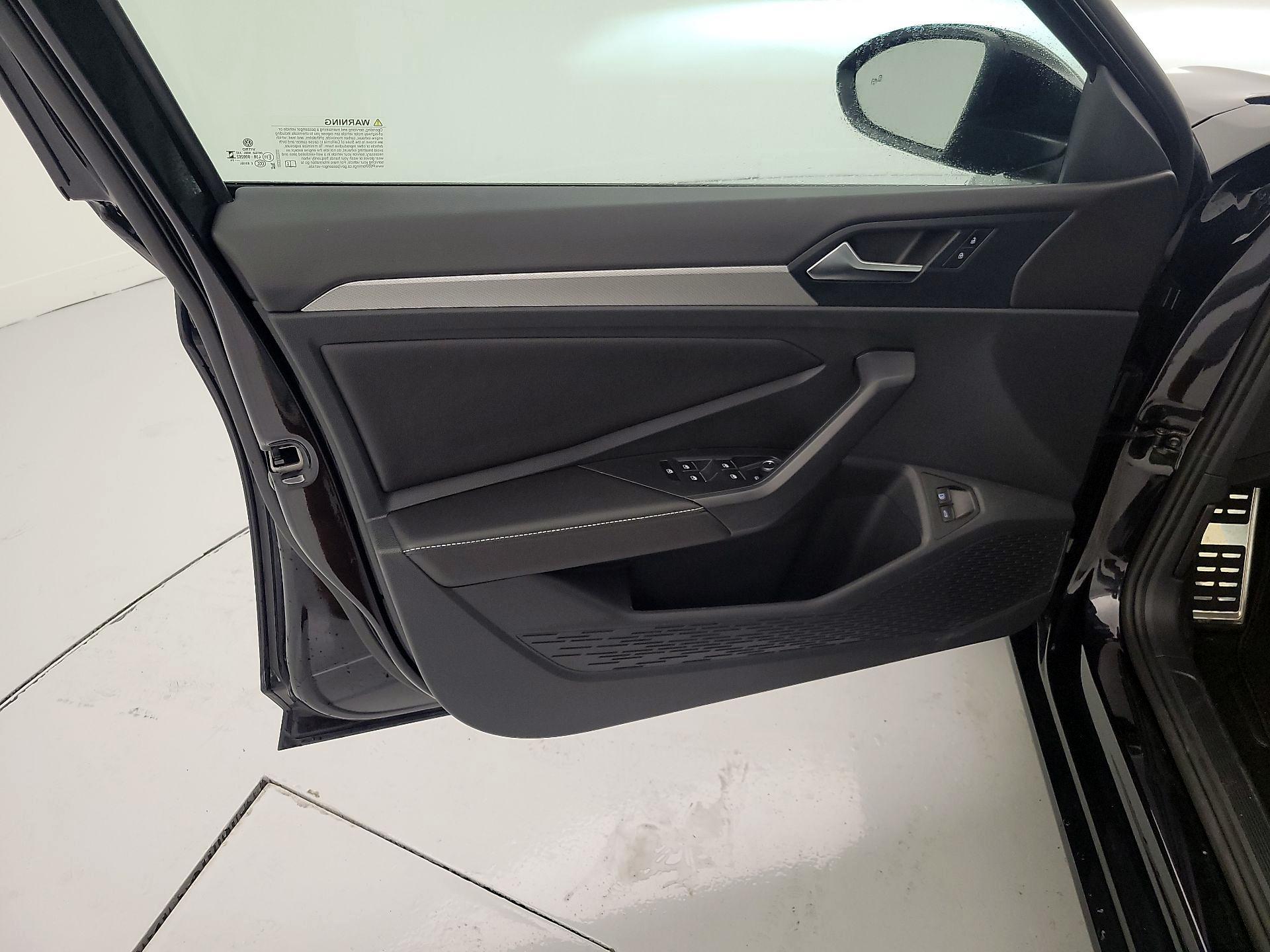 Thumbnail: 2024 Volkswagen Jetta - 12