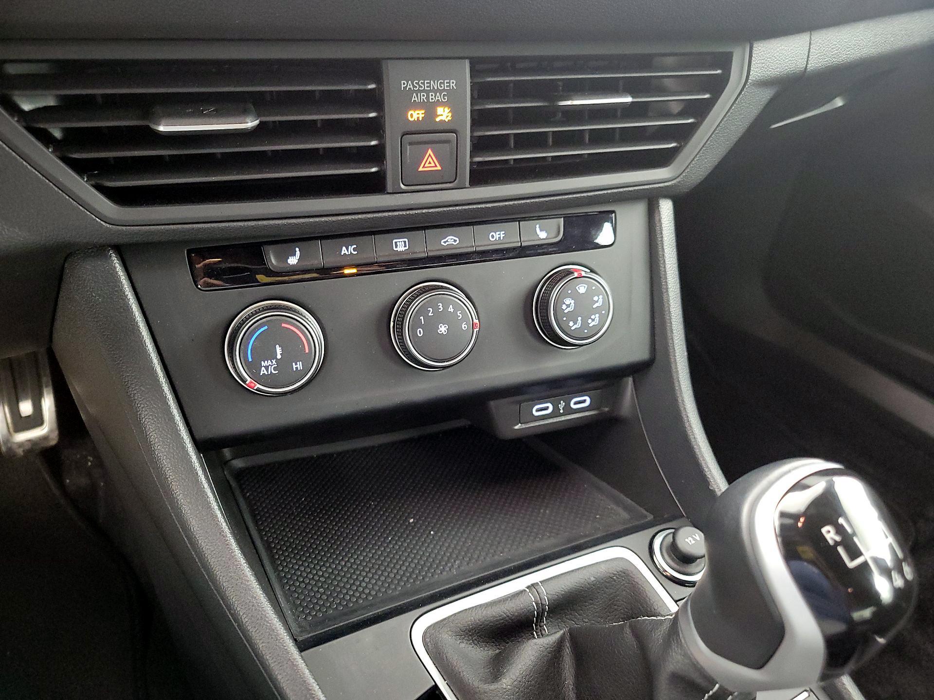 Thumbnail: 2024 Volkswagen Jetta - 15