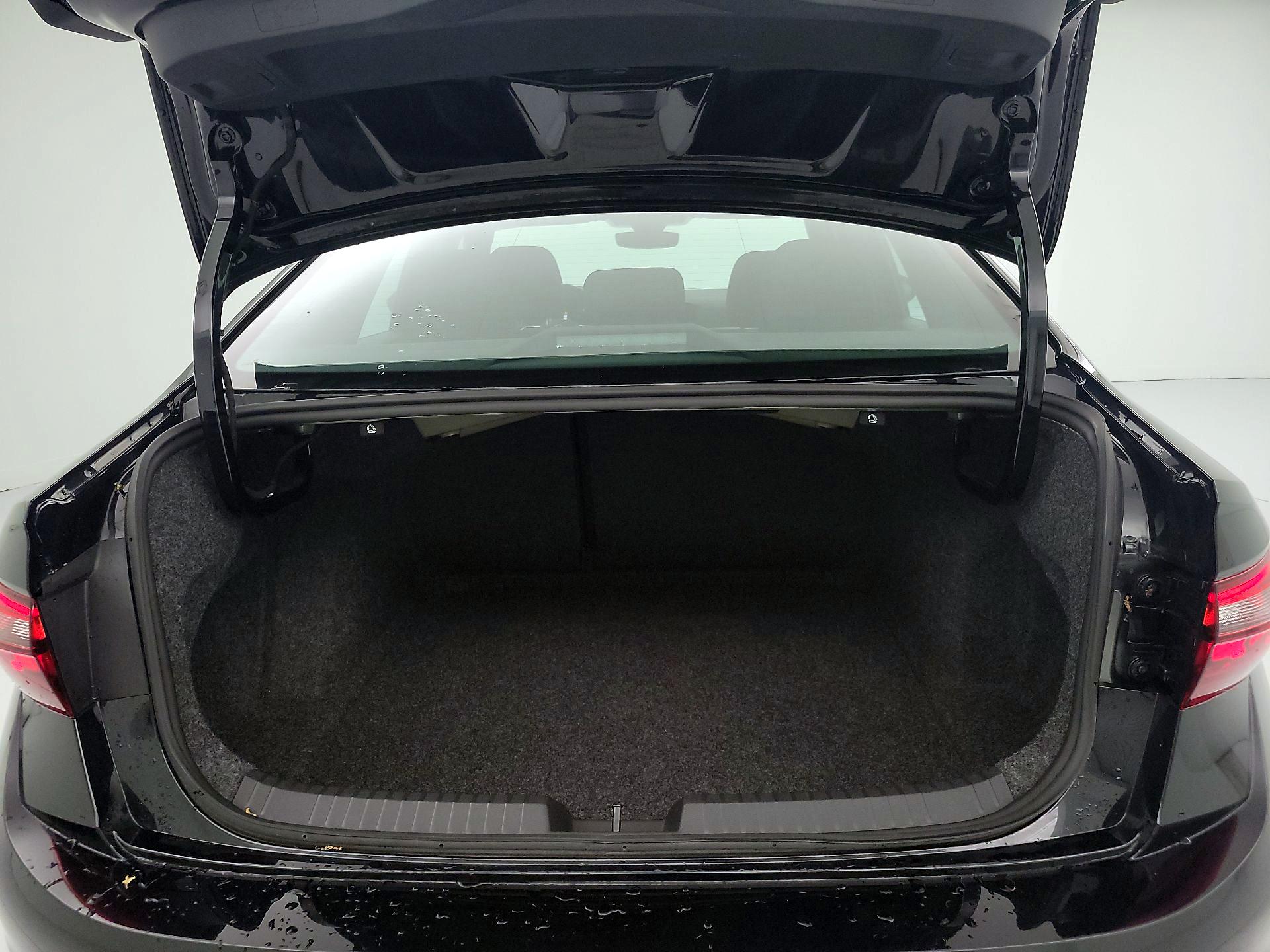 Thumbnail: 2024 Volkswagen Jetta - 19