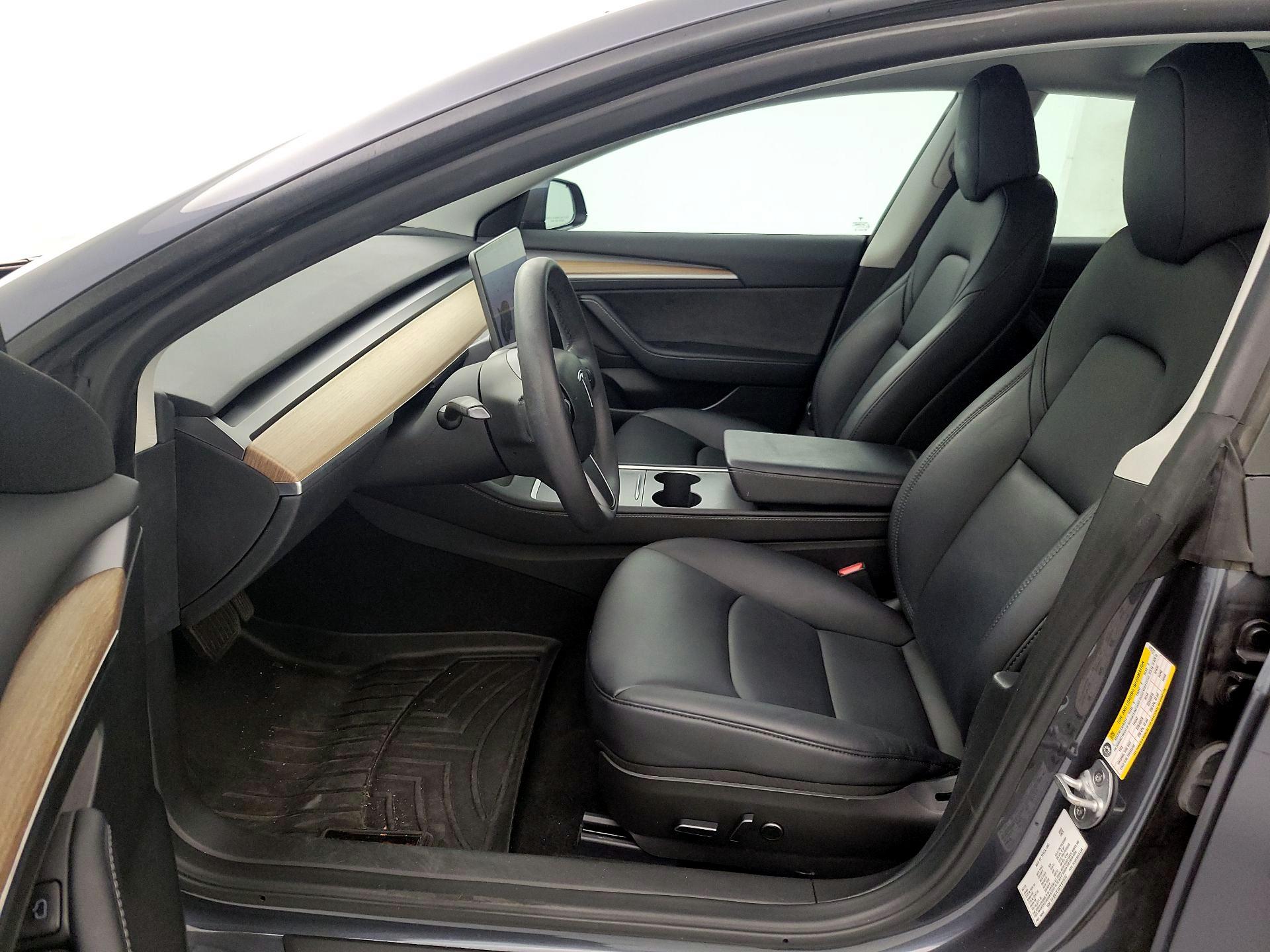 Thumbnail: 2023 Tesla Model 3 - 11