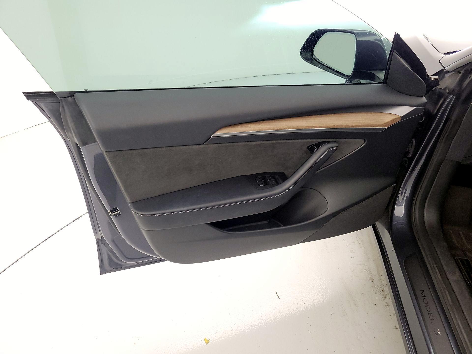 Thumbnail: 2023 Tesla Model 3 - 12