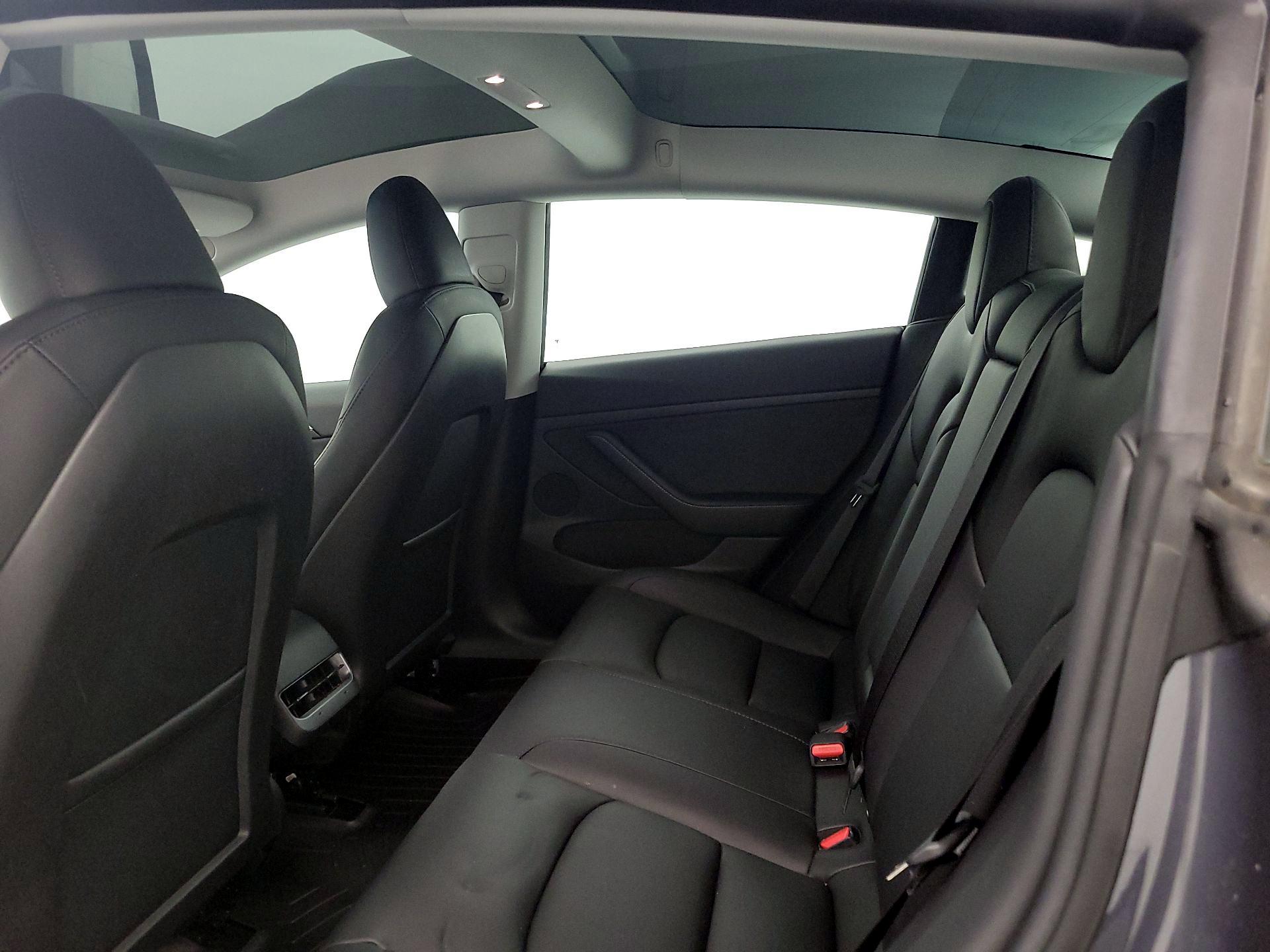 Thumbnail: 2023 Tesla Model 3 - 19