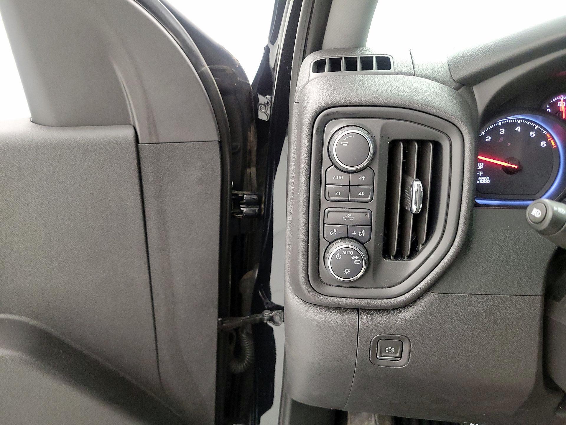 Thumbnail: 2023 Chevrolet Silverado 1500 - 13