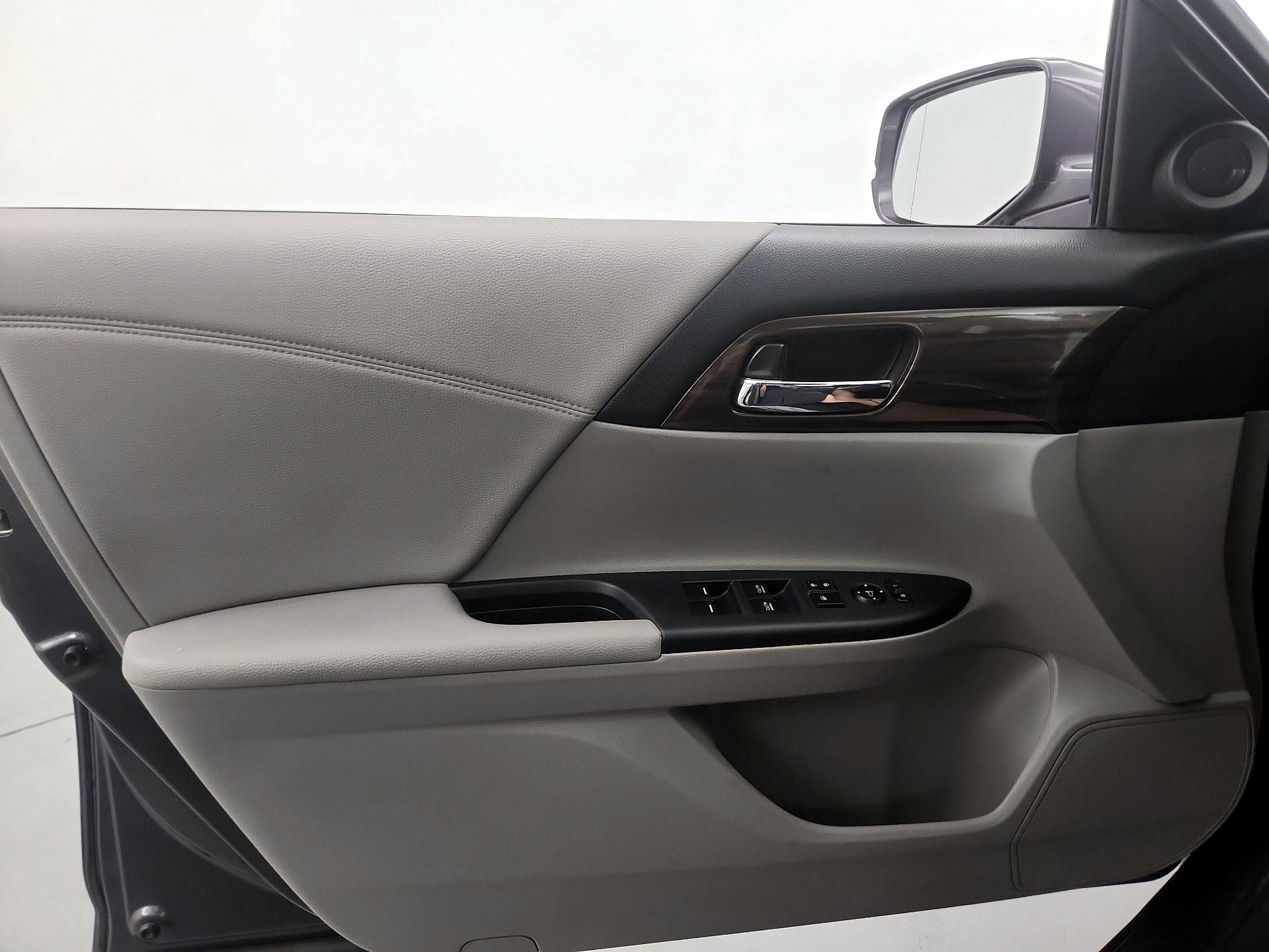 Thumbnail: 2017 Honda Accord - 12