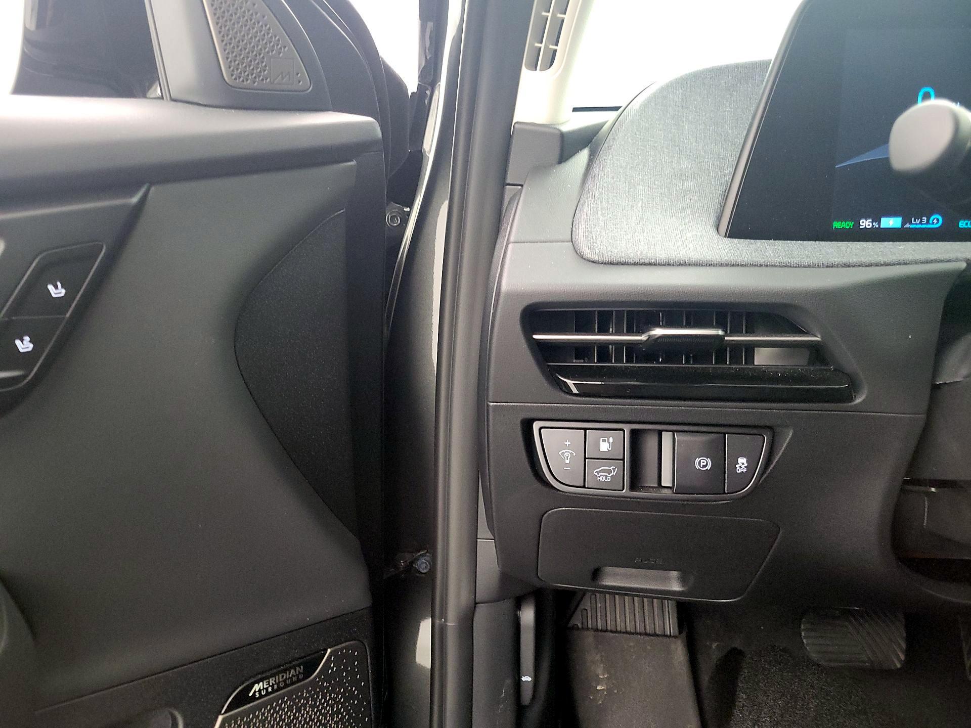 Thumbnail: 2023 Kia EV6 - 13