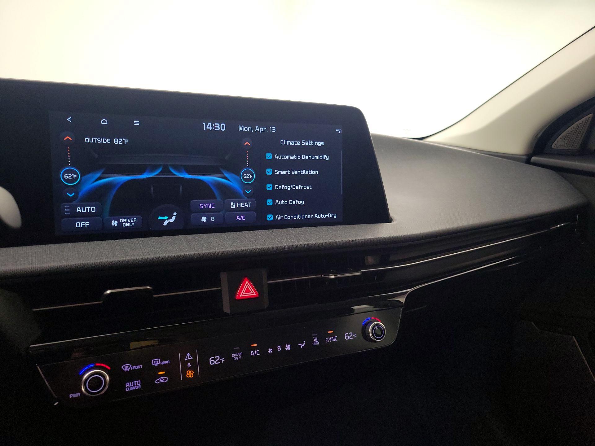 Thumbnail: 2023 Kia EV6 - 17