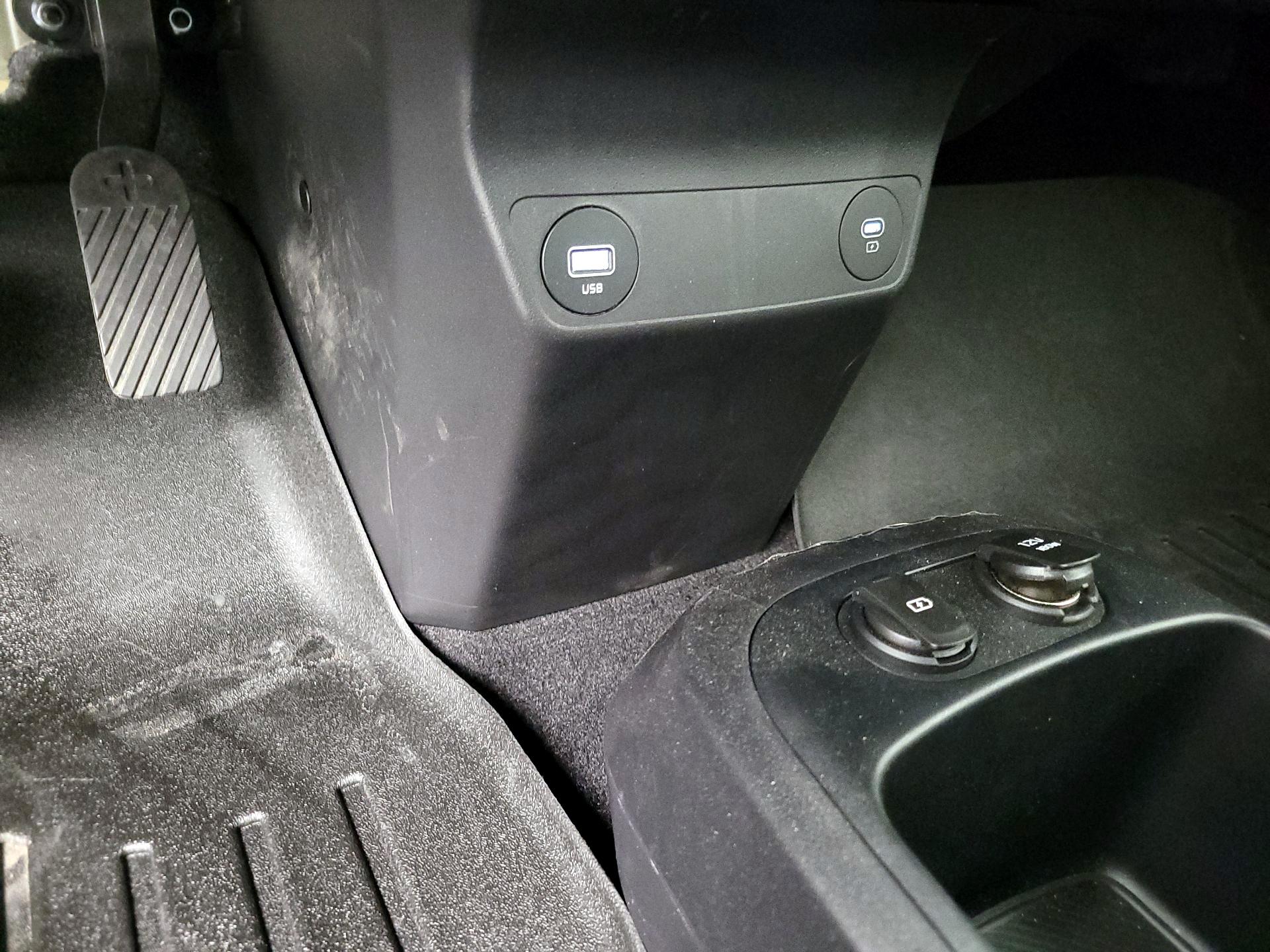 Thumbnail: 2023 Kia EV6 - 19