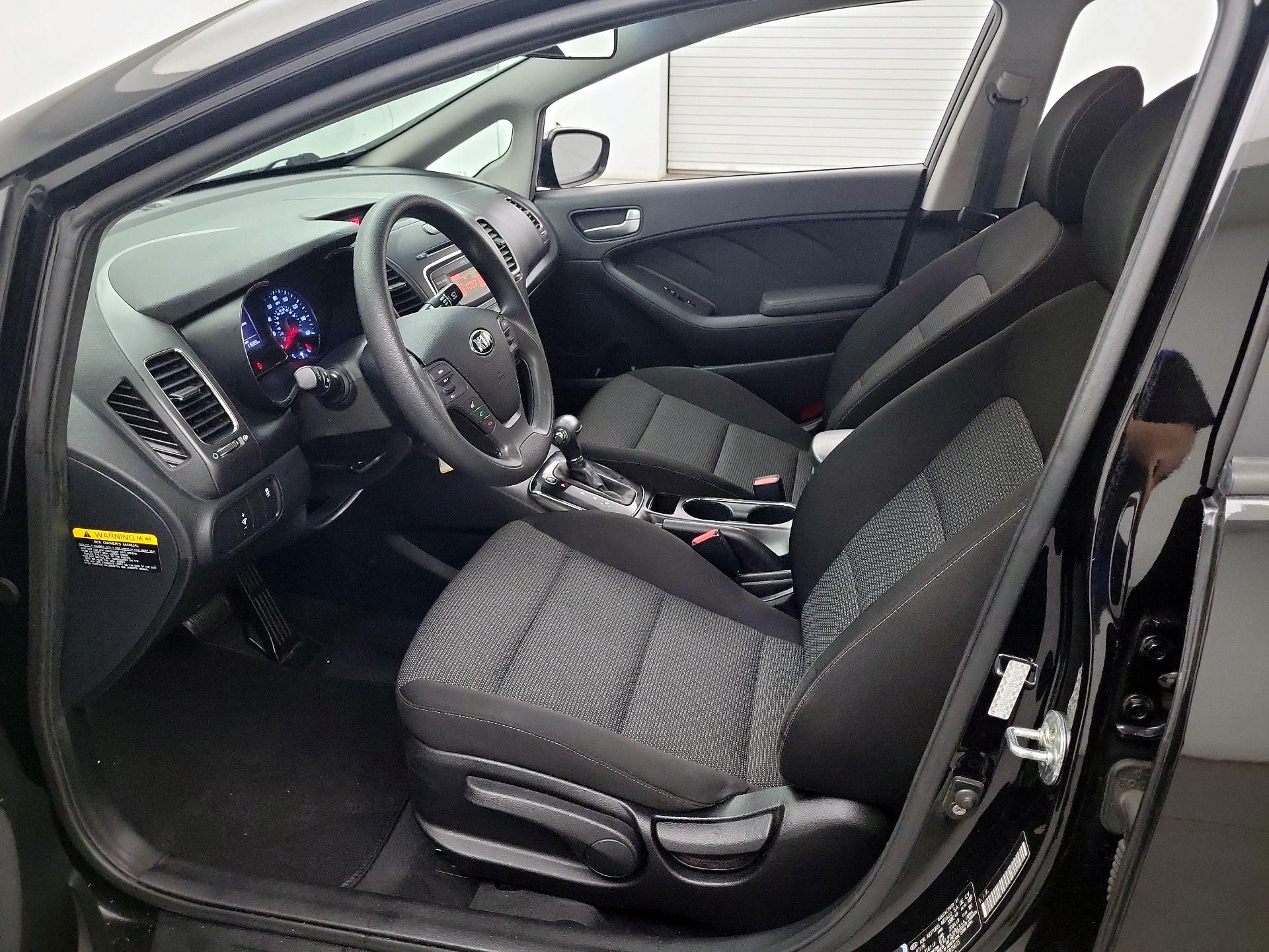 Thumbnail: 2017 Kia Forte - 11